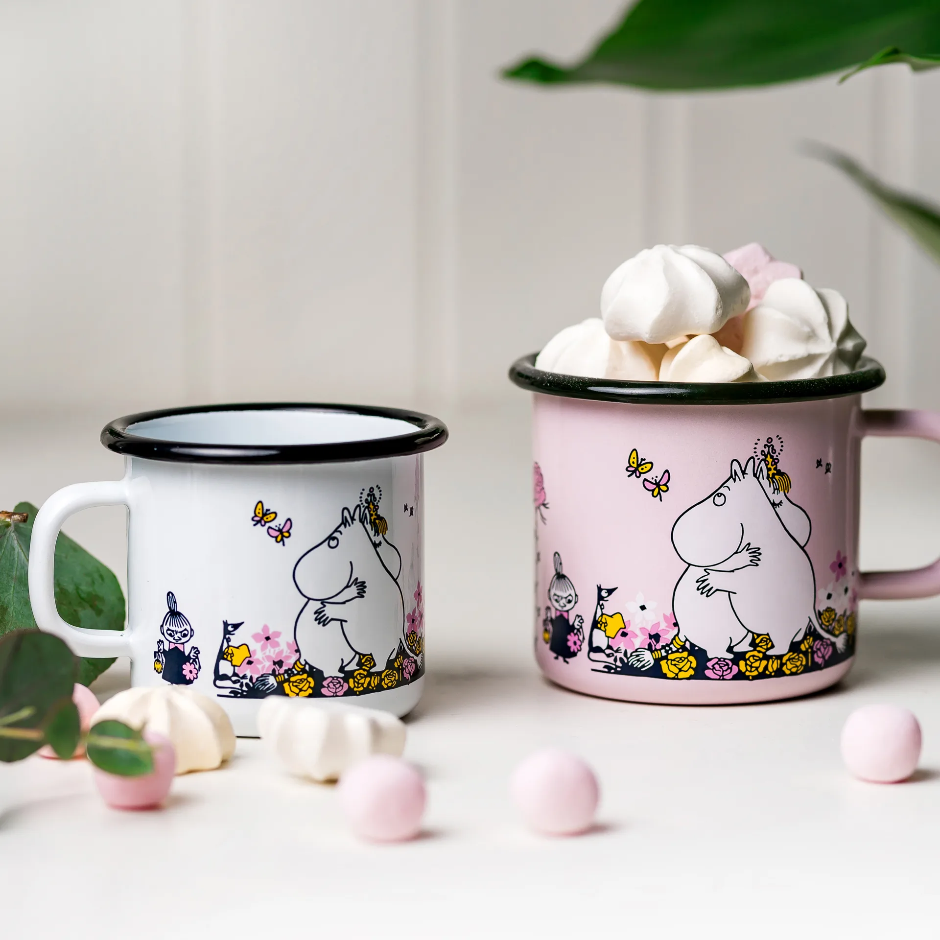 Tazza smaltata Moomin hugs 25 cl, bianco Muurla