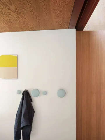 Appendiabiti The Dots, confezione da 5 - frassino mordente nero - Muuto