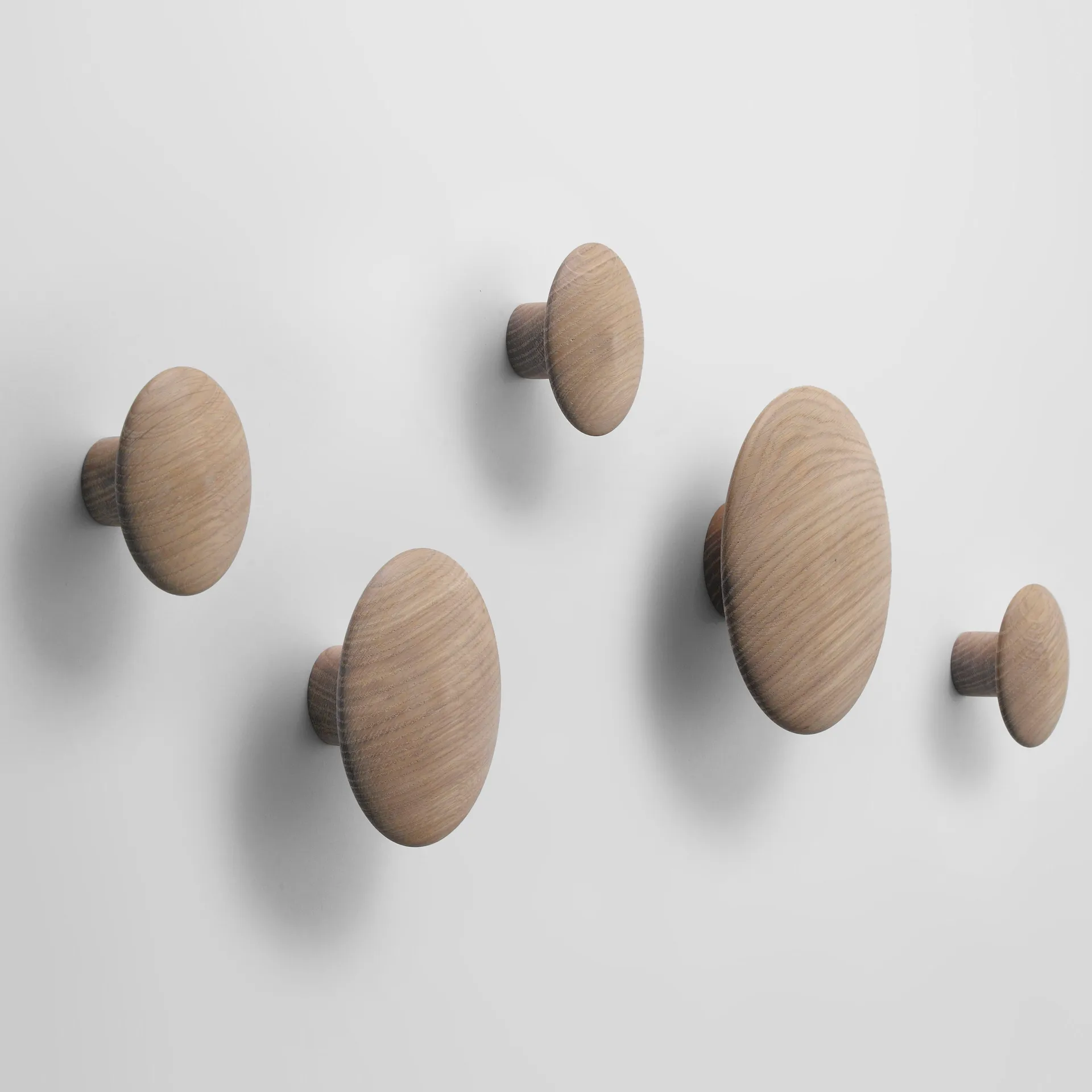 Appendiabiti The Dots rovere, rovere piccolo Muuto