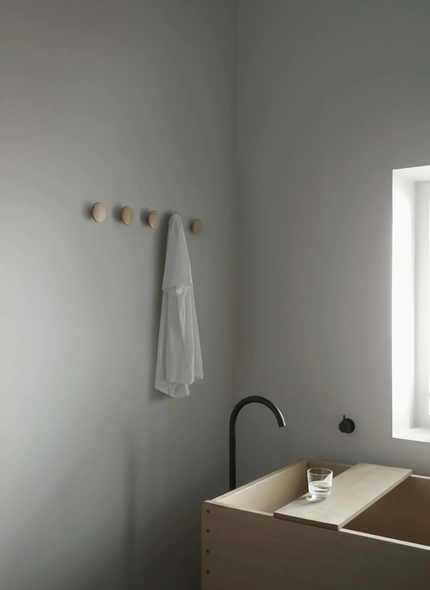 Appendiabiti The Dots rovere, xs Muuto