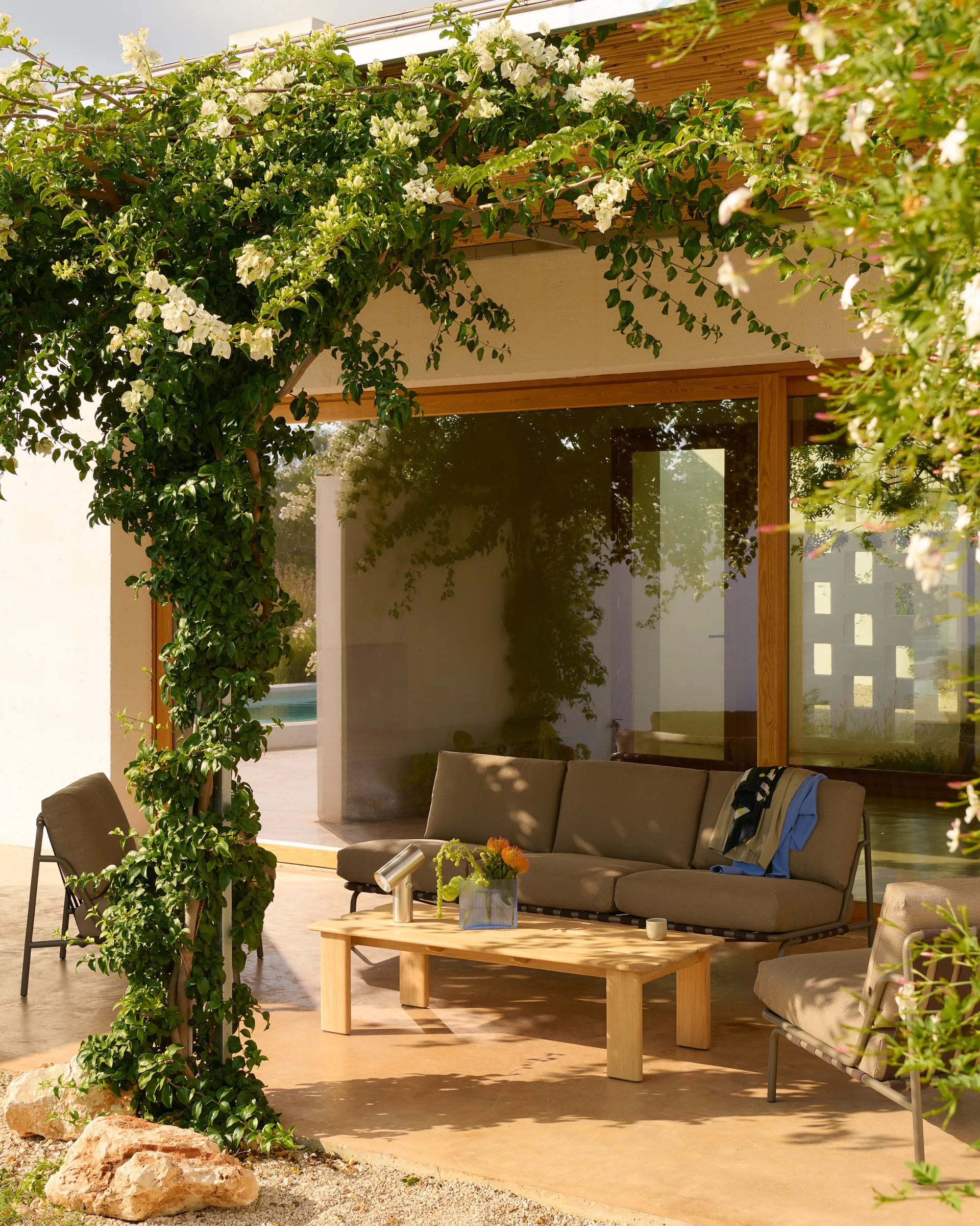 Assemble tavolino da salotto, Teak, 135x55 cm Muuto