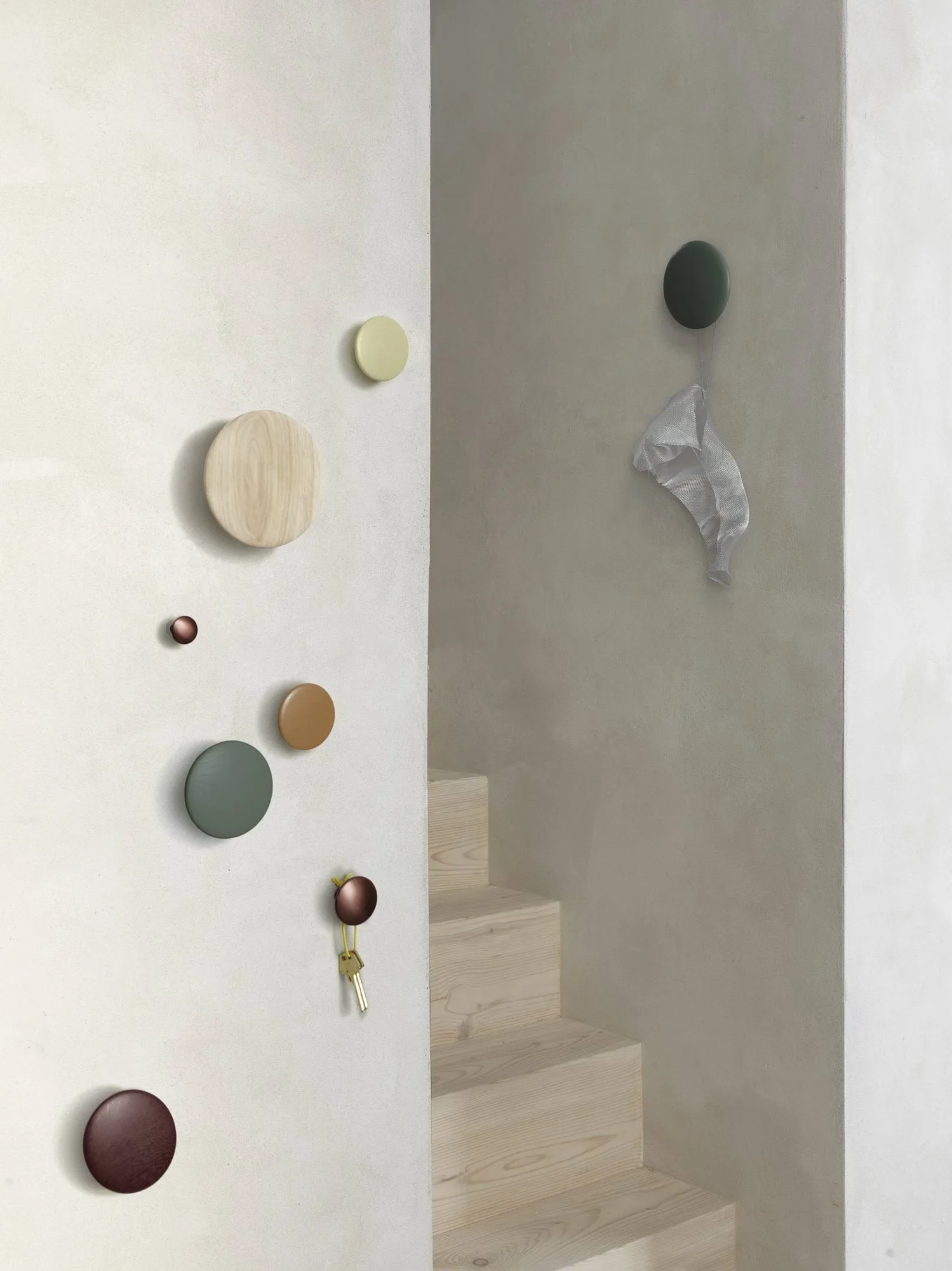 Dots Wood appendiabiti, Light olive, Ø6,5 cm Muuto