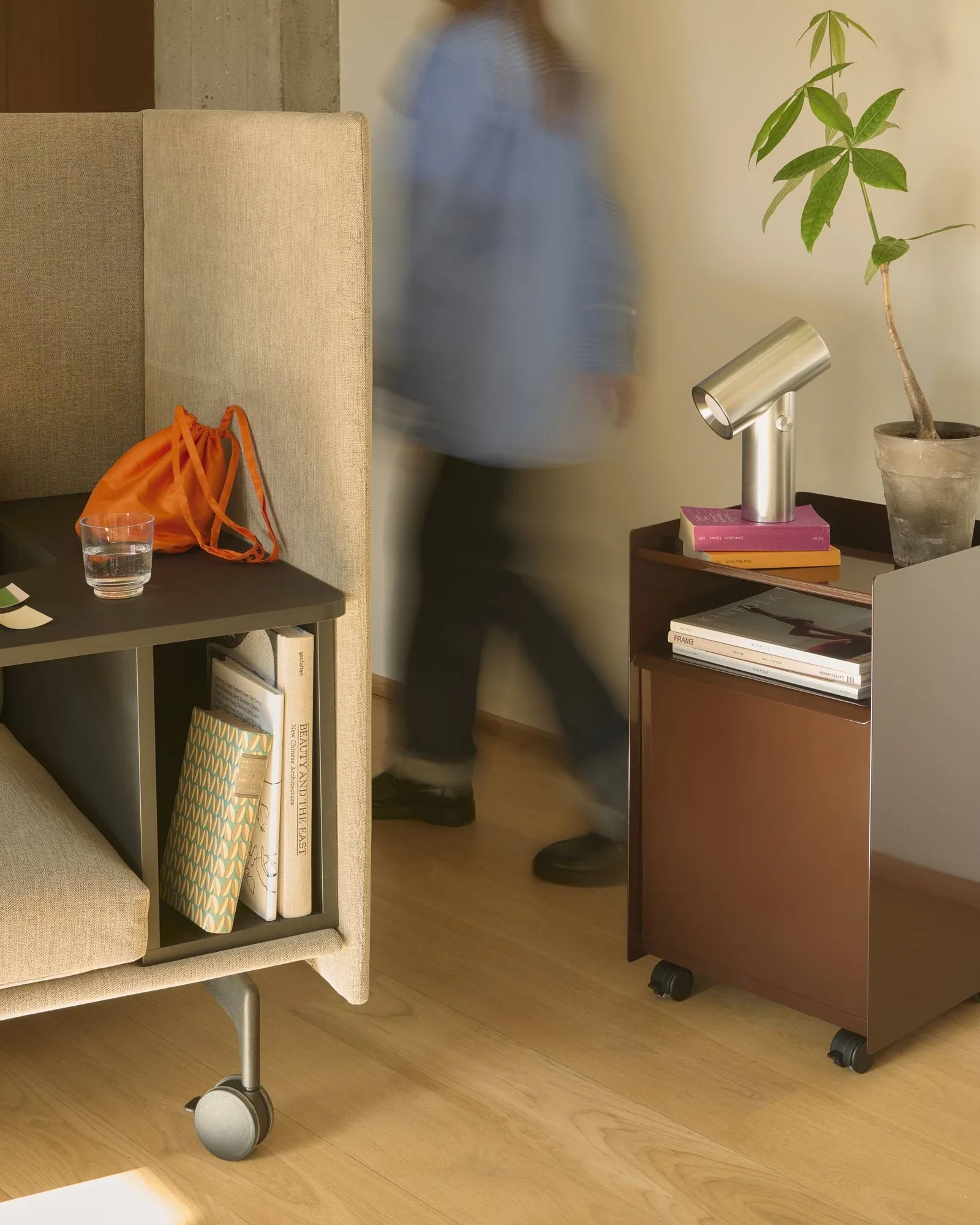 Folded Trolley carrello con cassetto, Black Muuto