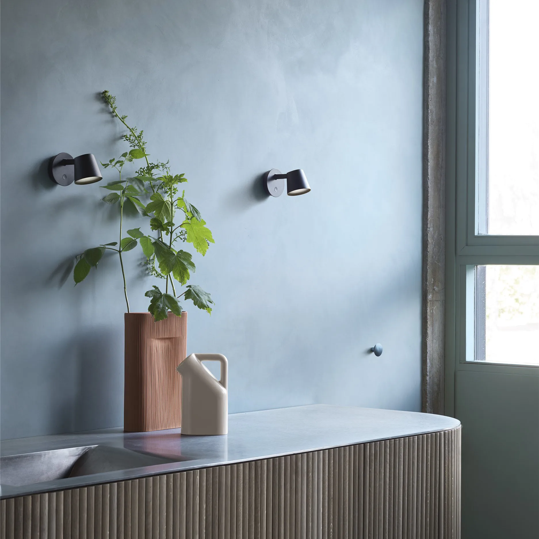 Lampada da parete Tip, nero Muuto