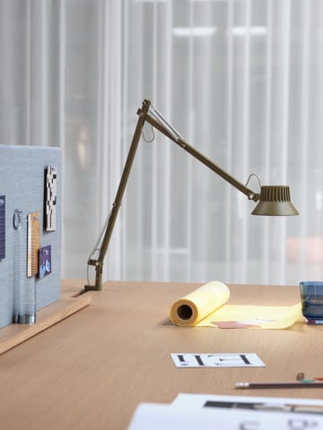 Lampada da tavolo con morsetto Dedicate L2  - Brown Green - Muuto