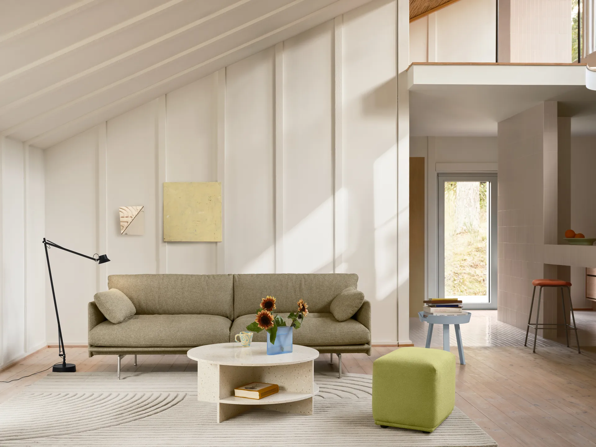 Outline Soft divano, Clay 15-gambe in alluminio, 3 posti Muuto