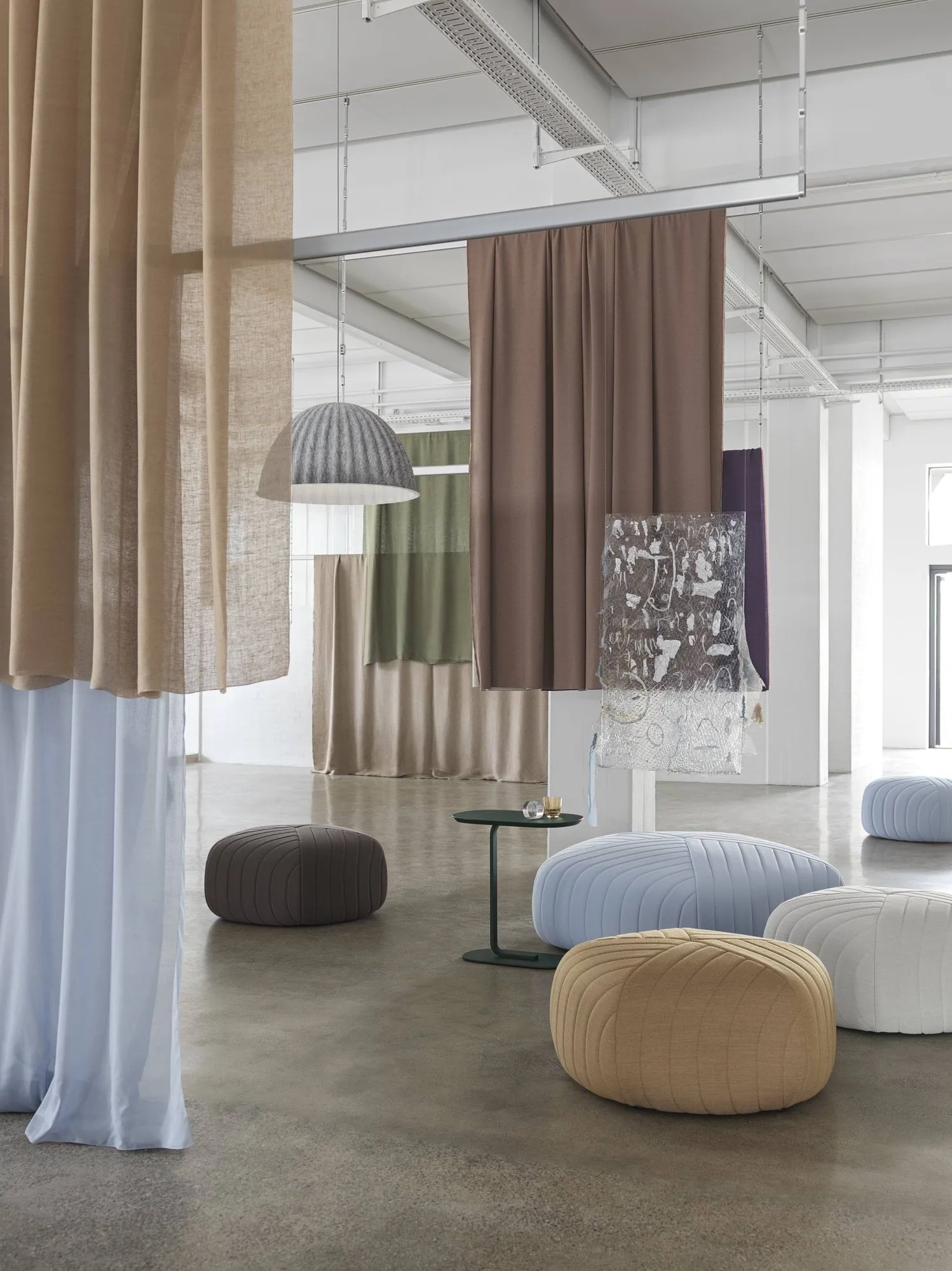 Plafoniera Under The Bell Ø 82 cm, Blue grey Muuto