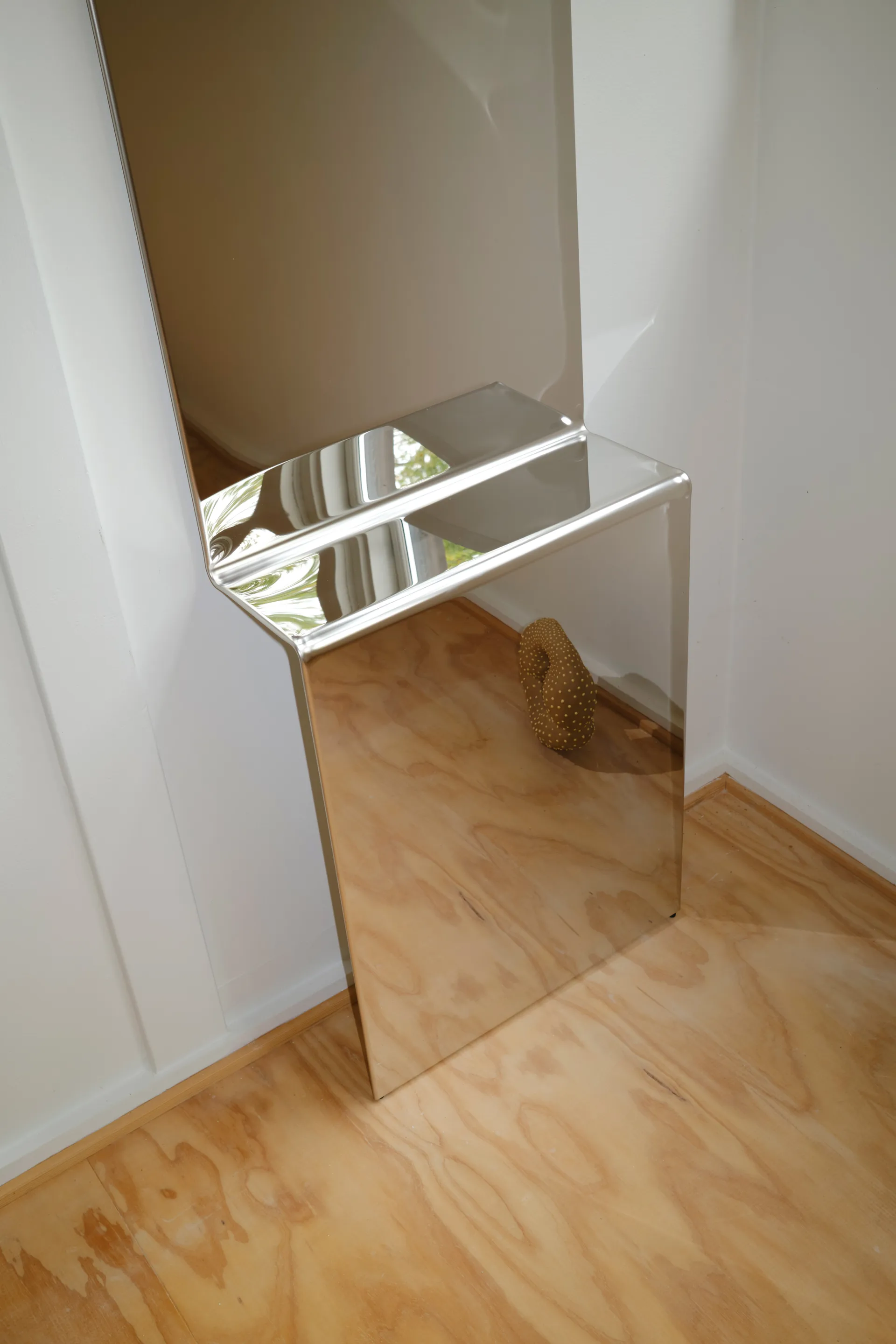 Pleat specchio da parete, Acciaio lucidato, 227x57 cm Muuto