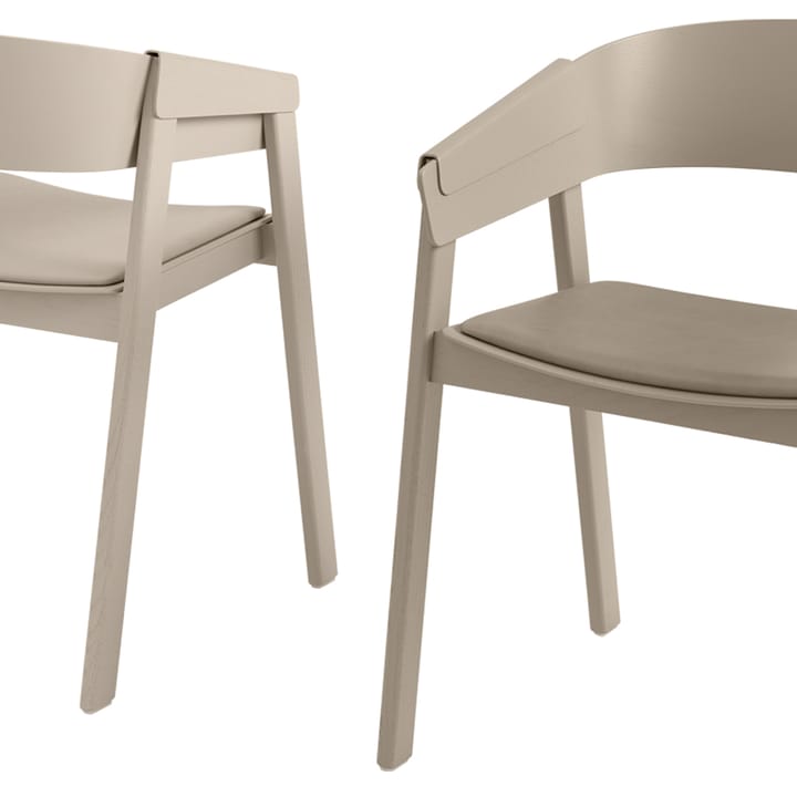 Poltrona Cover con seduta imbottita, Pelle nera lavorata con metodo Refine, nero Muuto
