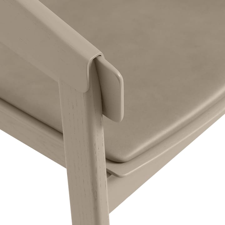 Poltrona Cover con seduta imbottita, Pelle nera lavorata con metodo Refine, nero Muuto