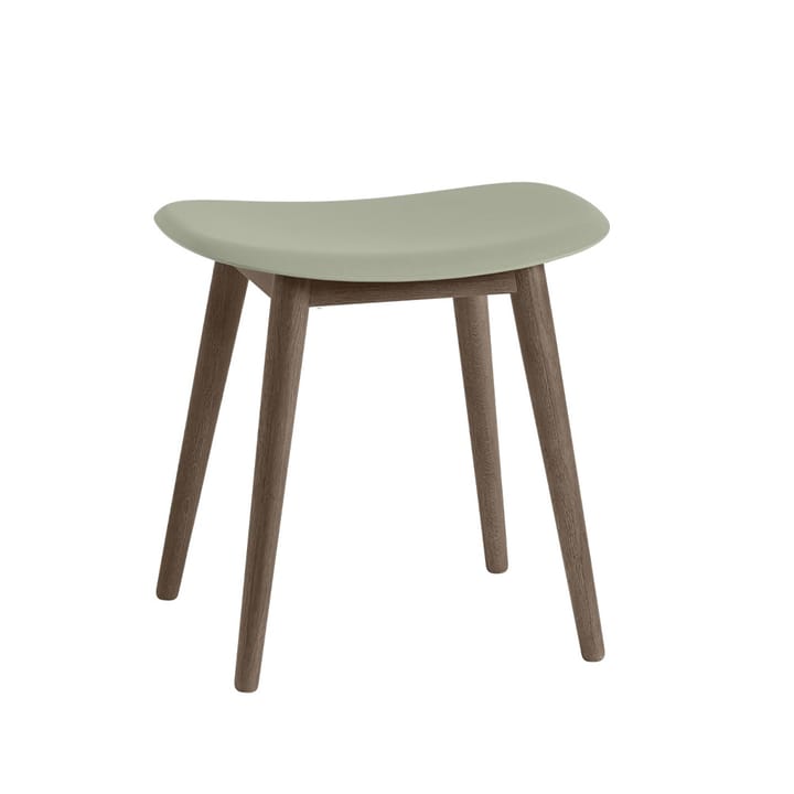 Sgabello Fiber - verde polvere, gambe in legno tinte marrone scuro - Muuto