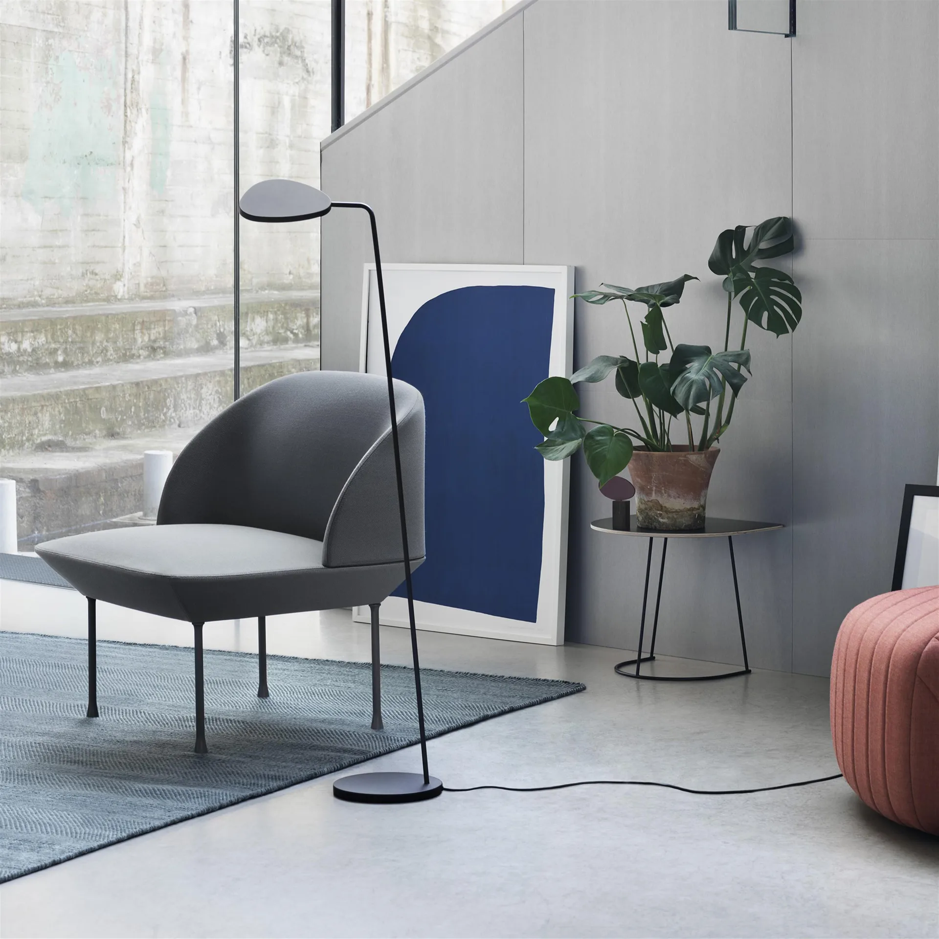 Tavolo da divano di mezza dimensione Airy, Nero Muuto