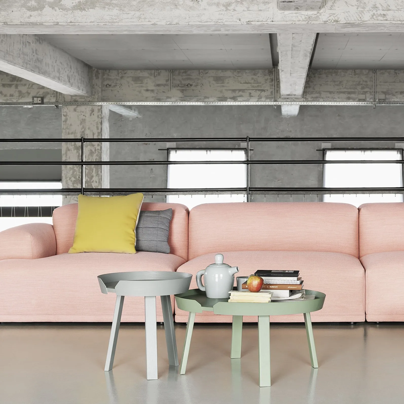 Tavolo grande Around, Dusty green Muuto