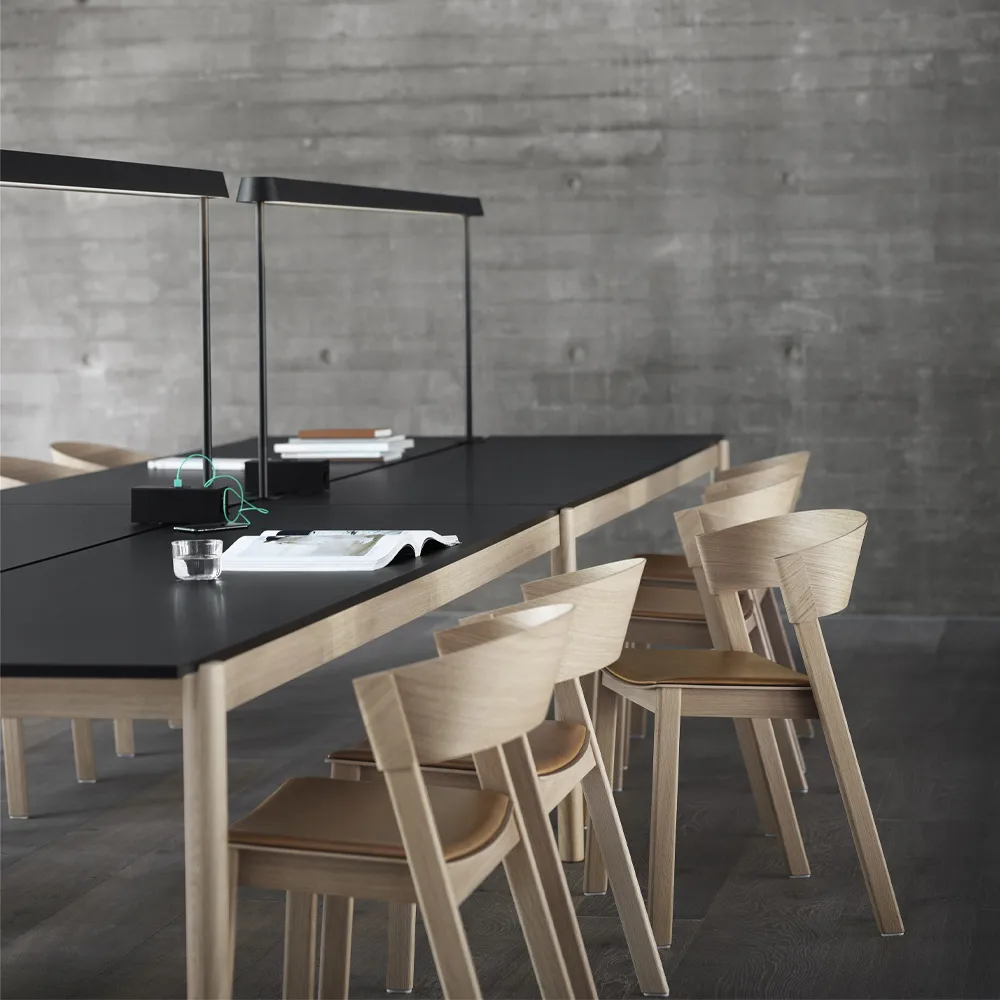 Tavolo Linear System 142x240 cm, Laminato bianco, ABS bianco, rovere Muuto