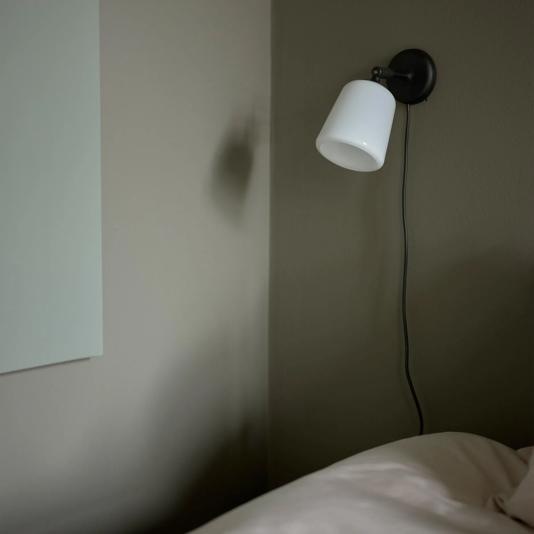 Lampada da parete Material, Vetro bianco opalino New Works