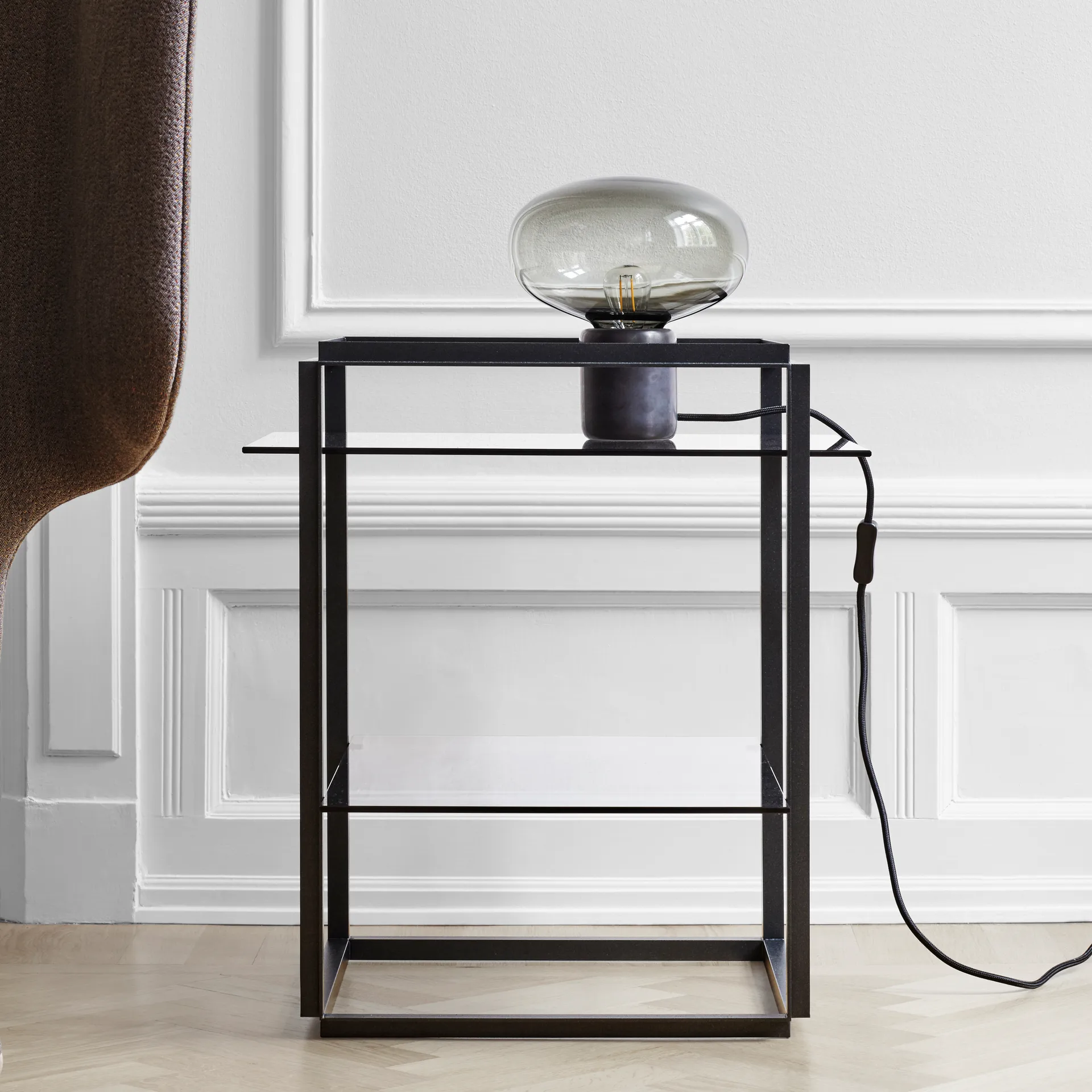 Lampada da tavolo Karl-Johan, Black marquina-smoked glass New Works