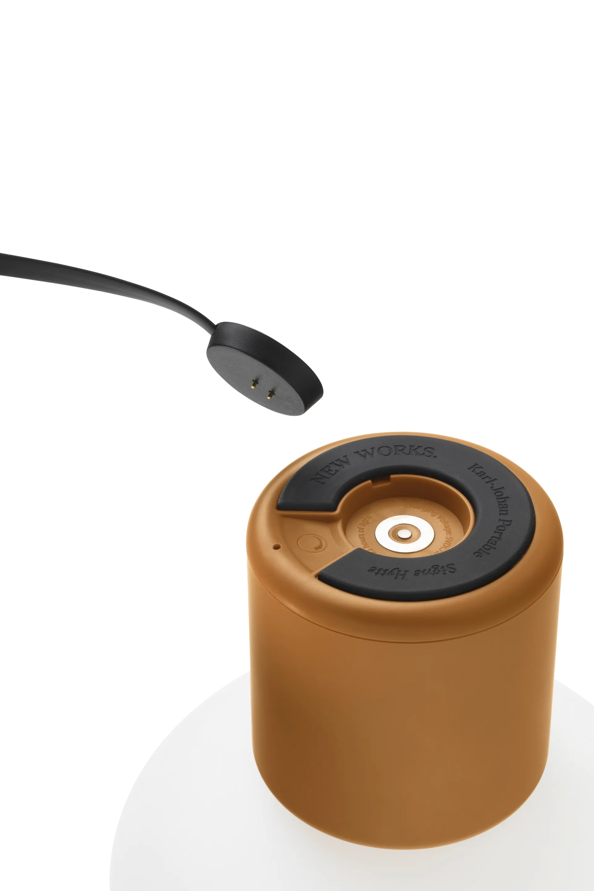 Lampada da tavolo portatile Karl-Johan, Giallo ocra New Works