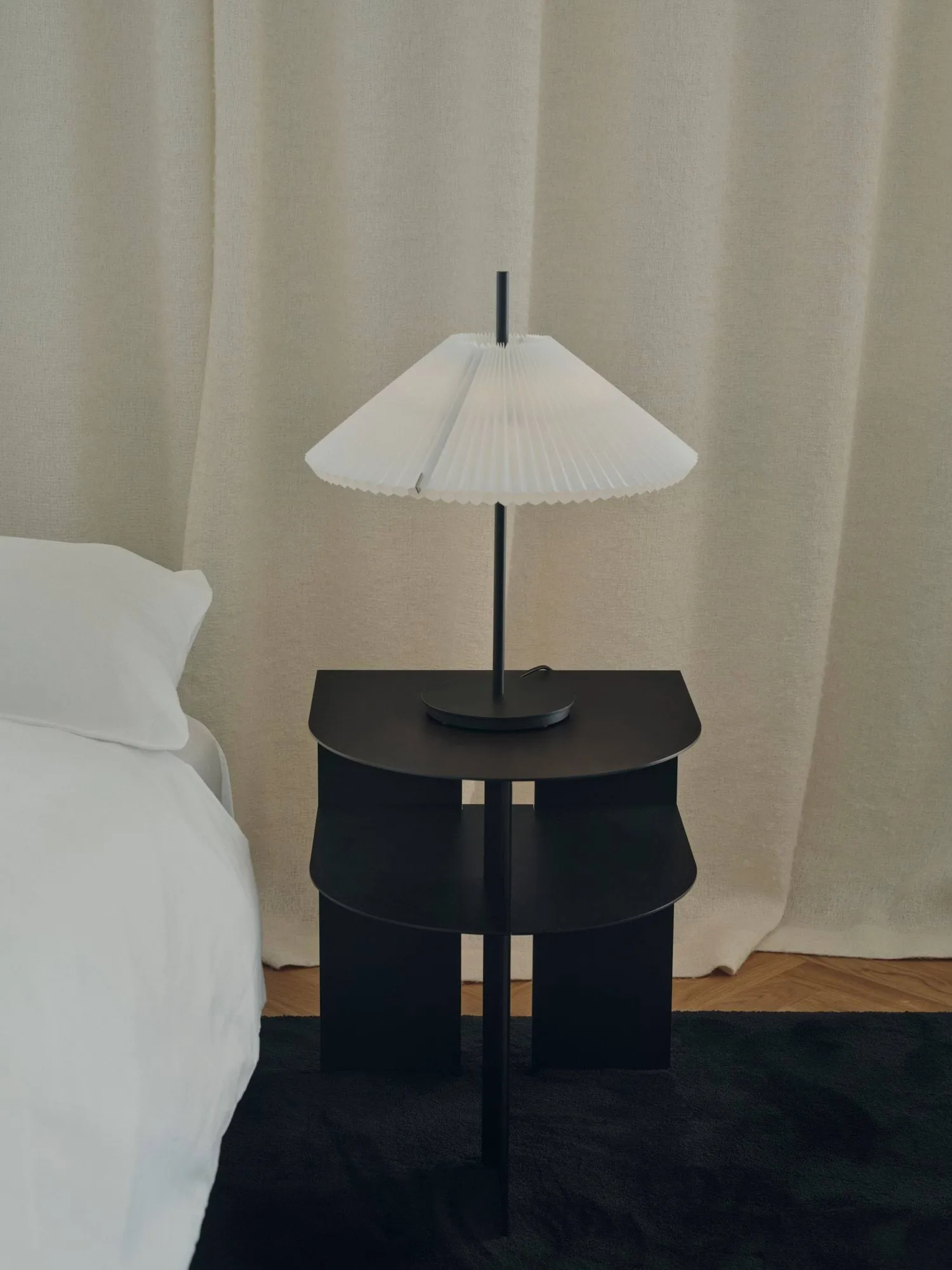 Rand tavolino, Black New Works