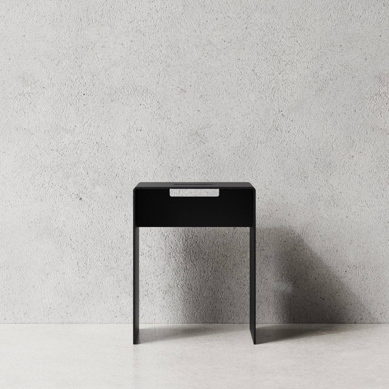 Nichba sgabello, Black Nichba