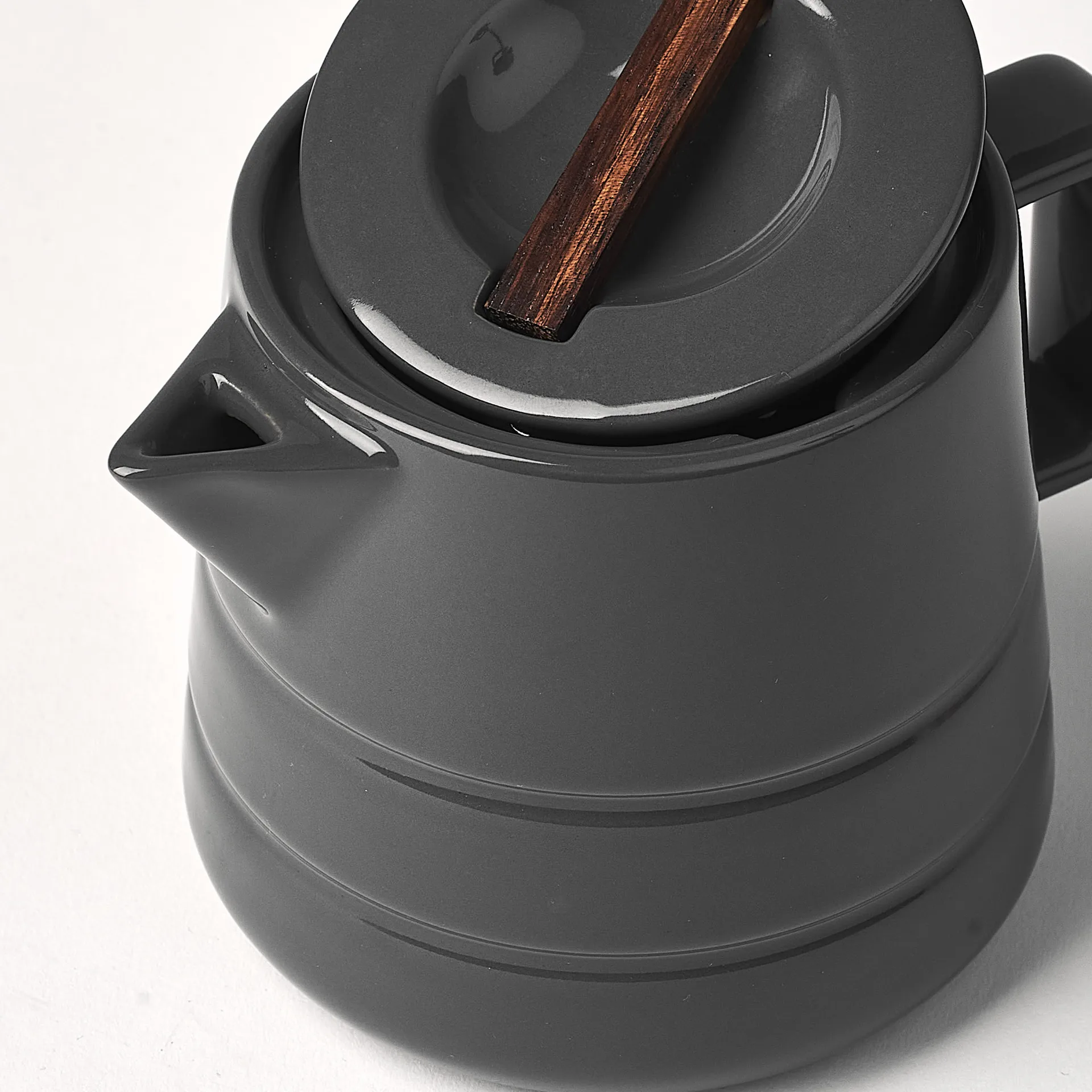 Brocca da latte Lines 50 cl, grigio scuro NJRD