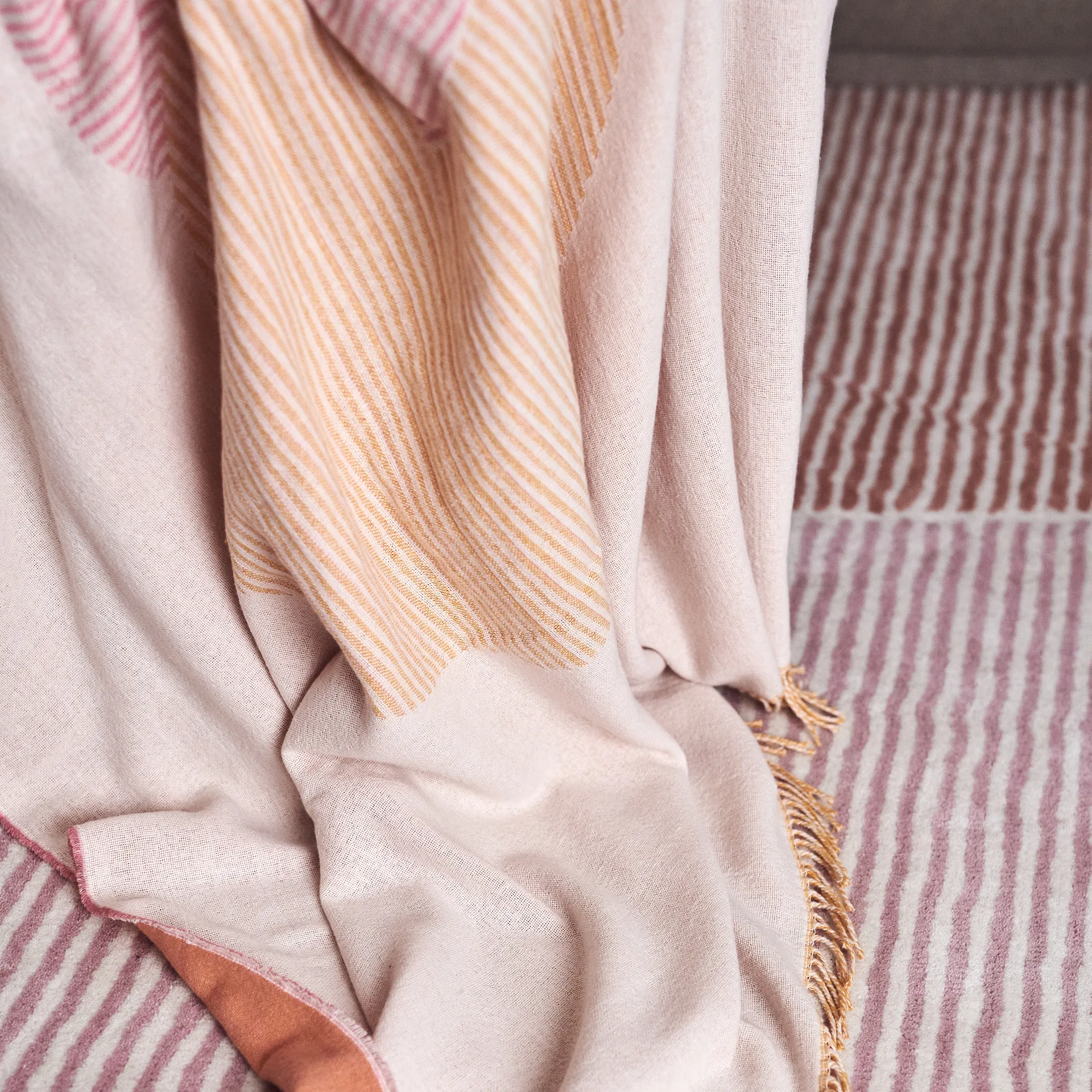 Coperta in lana Circles 130x185 cm, bianco naturale NJRD