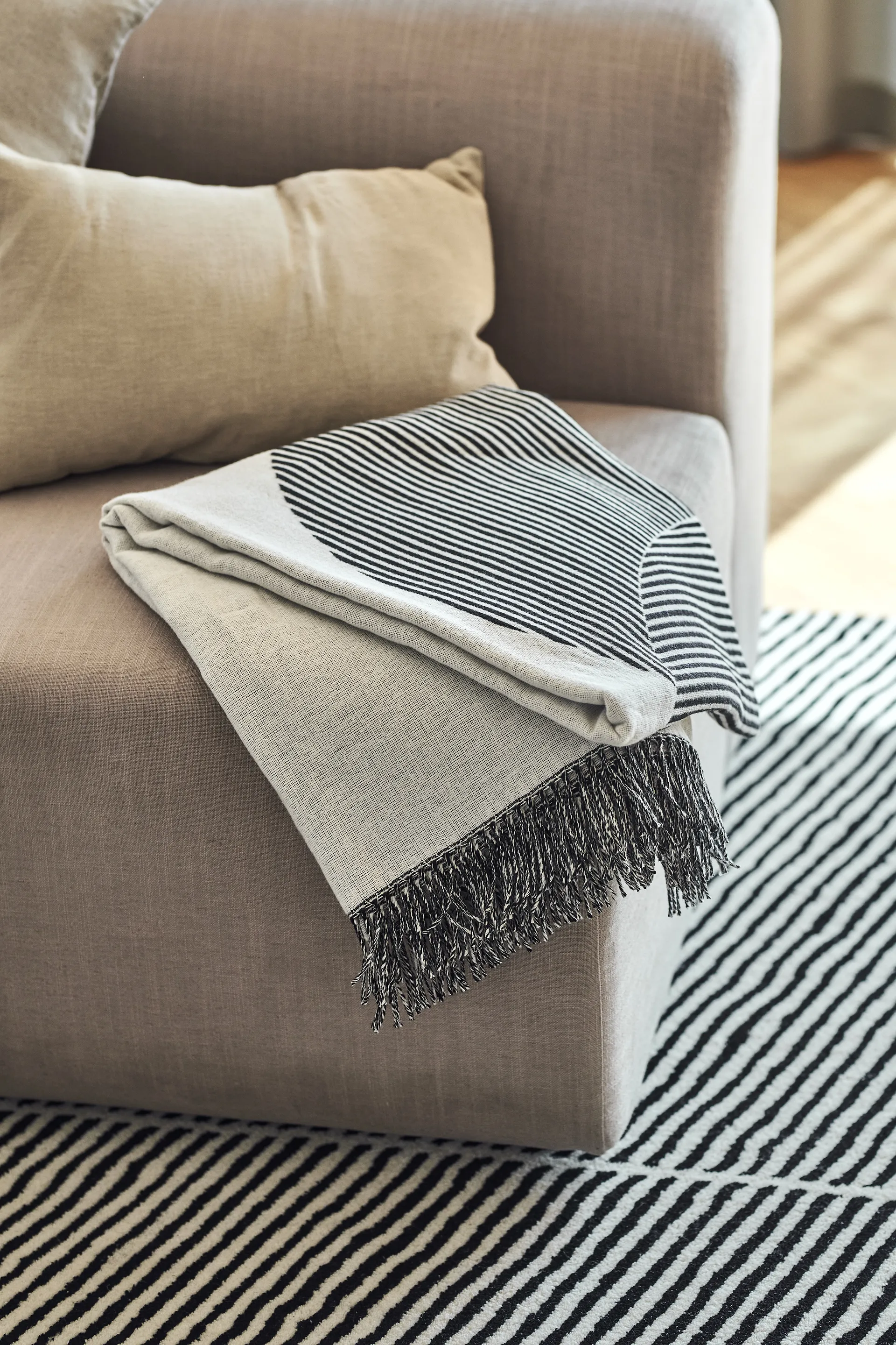 Coperta in lana Circles 130x185 cm, nero NJRD