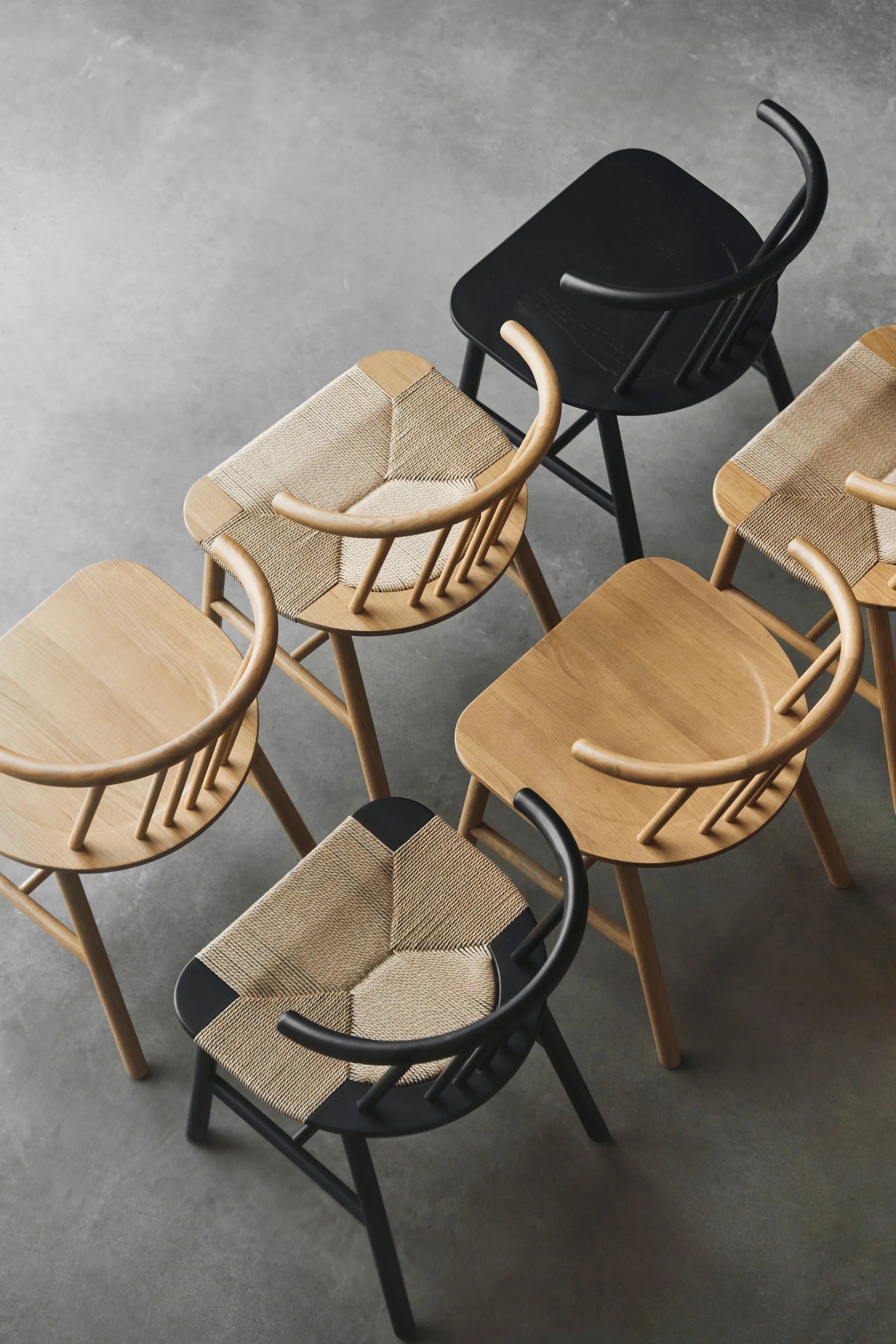 Sedia da pranzo con seduta intrecciata VIOR, Rovere laccato-naturale, confezione da 2 NJRD