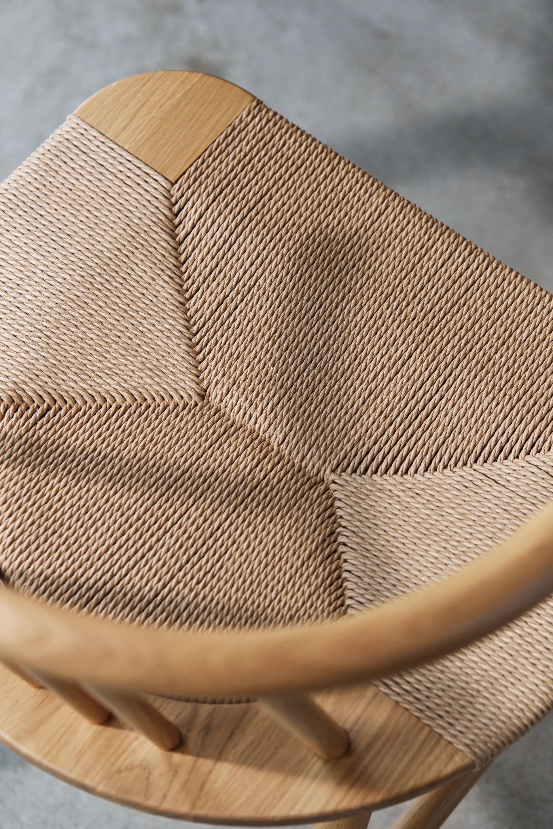 Sedia da pranzo con seduta intrecciata VIOR, Rovere laccato-naturale, confezione da 4 NJRD