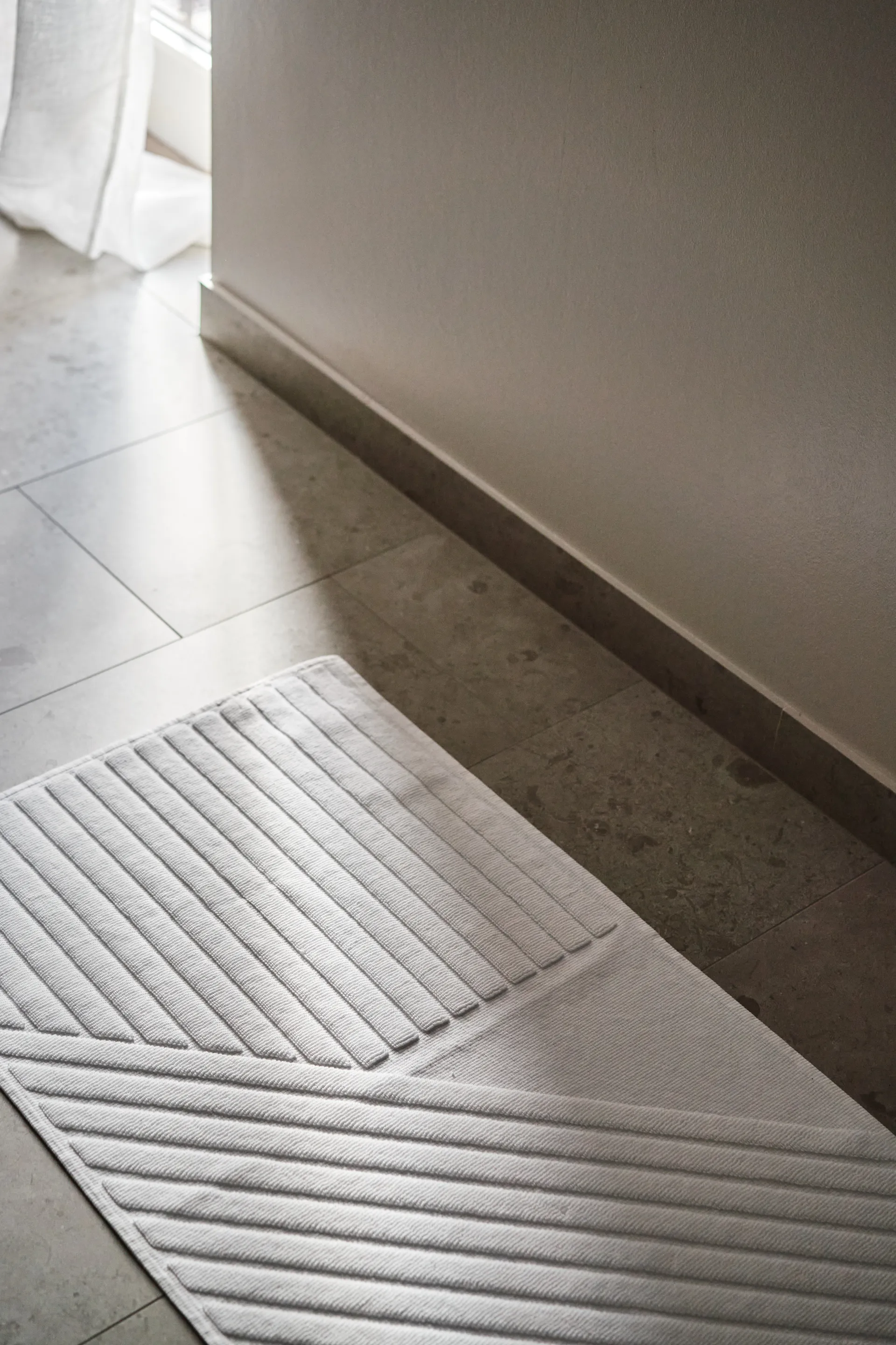 Tappetino bagno Stripes 50x90 cm, Bianco NJRD