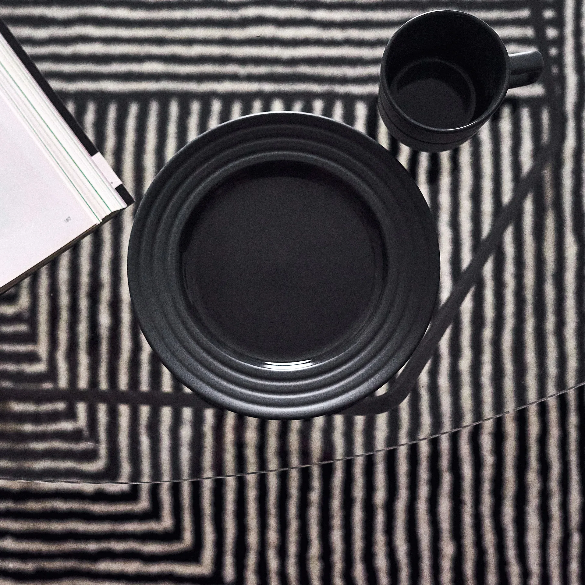 Tappeto in lana Circles bianco naturale, 170x240 cm NJRD