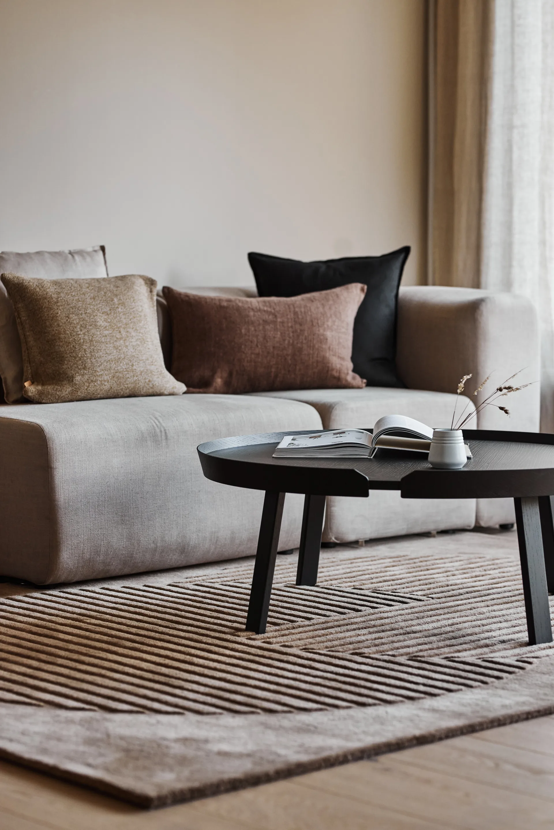 Tappeto in lana Levels cerchi, beige, 170x240 cm NJRD