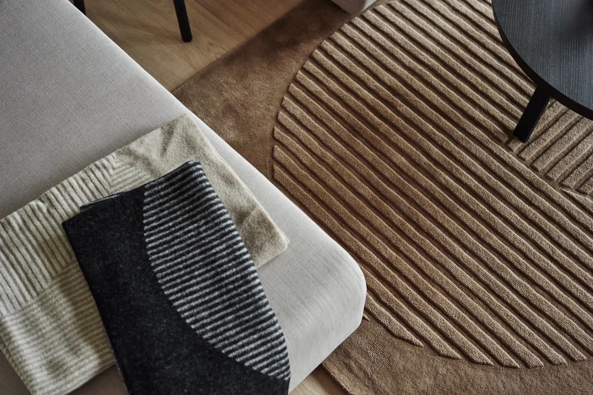 Tappeto in lana Levels Circles, Beige, 170x240 cm NJRD