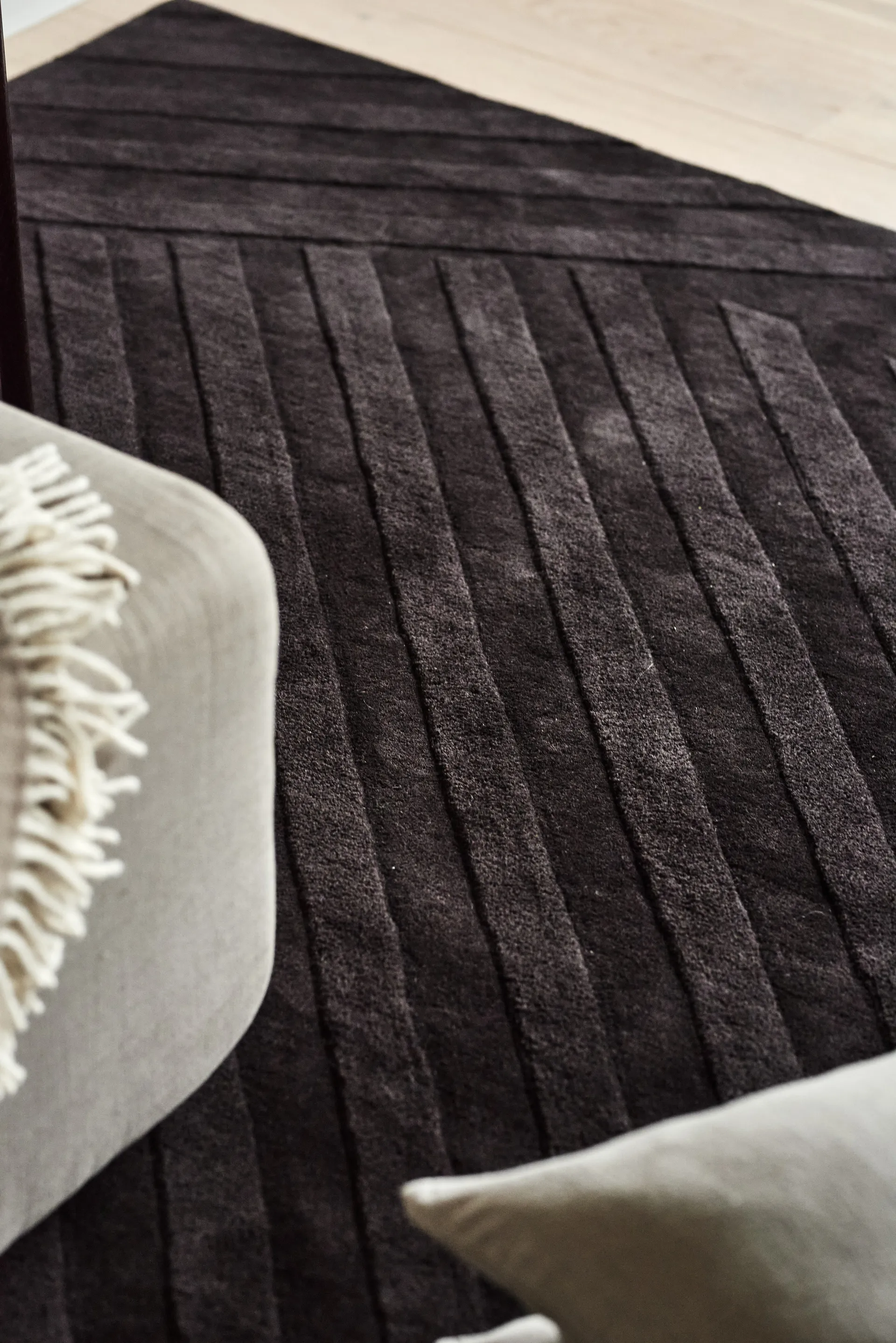 Tappeto in lana Levels Stripes, Marrone, 200x300 cm NJRD