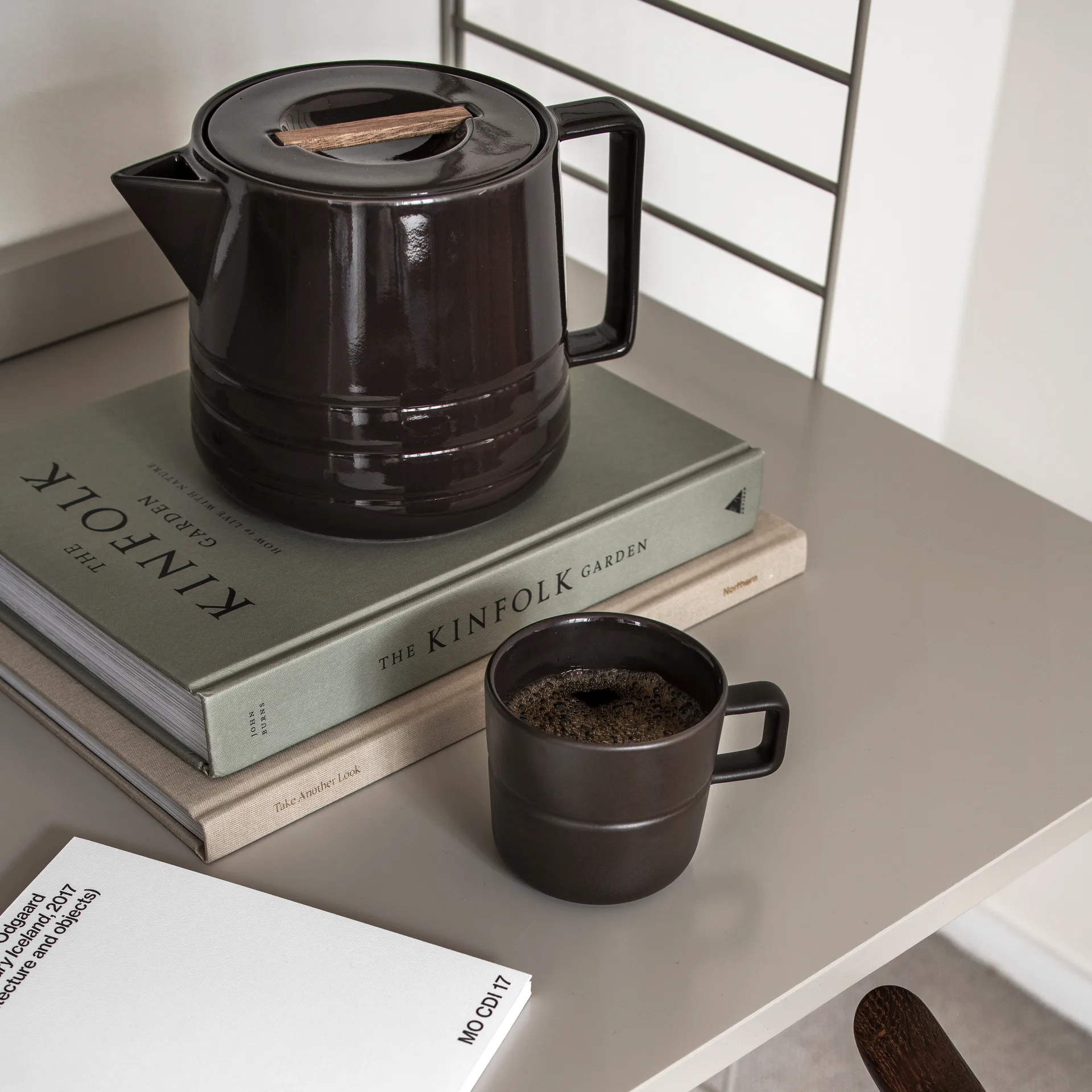 Teiera Lines 1,5 litri, marrone NJRD