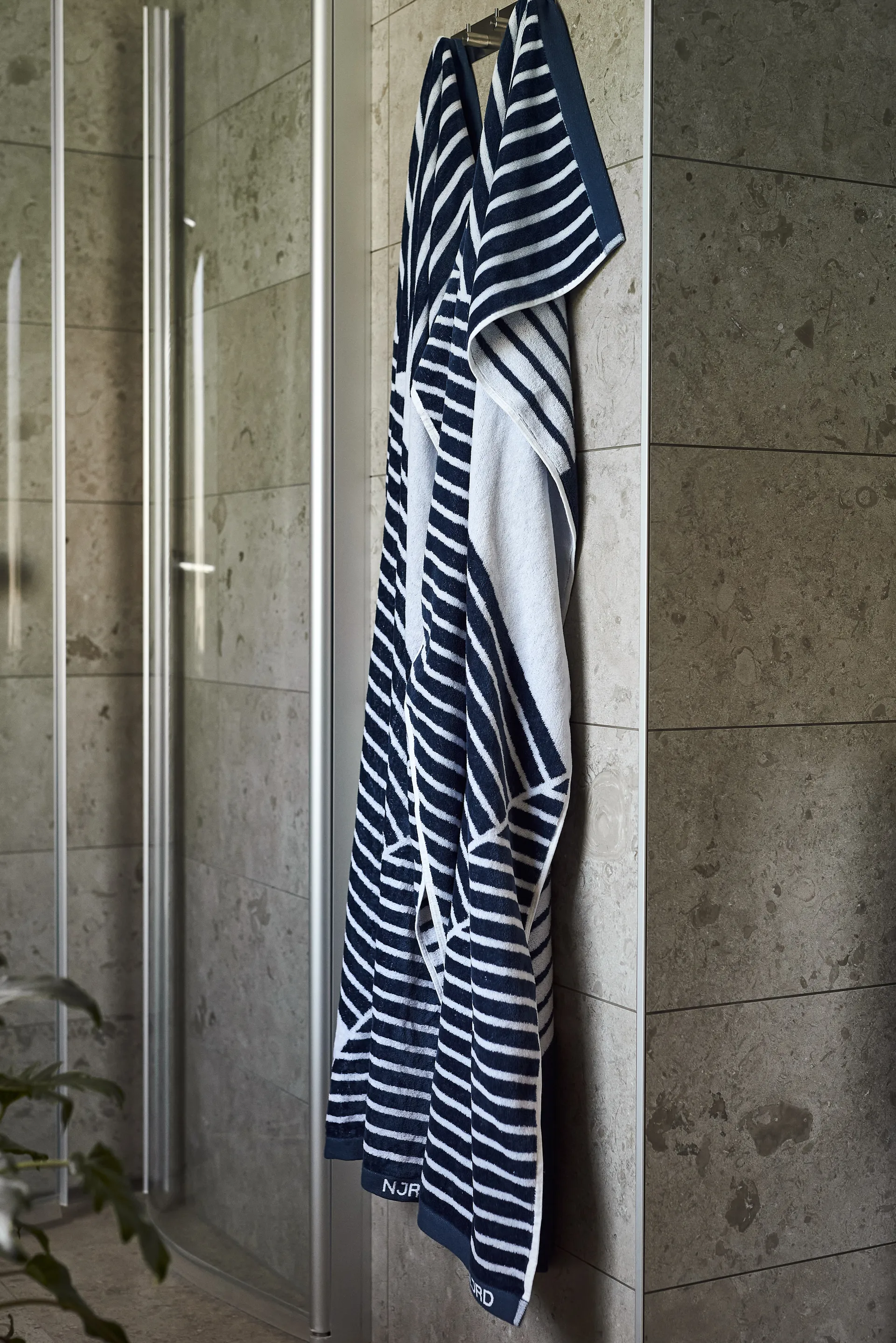 Telo da bagno Stripes 70x140 cm, Blu NJRD