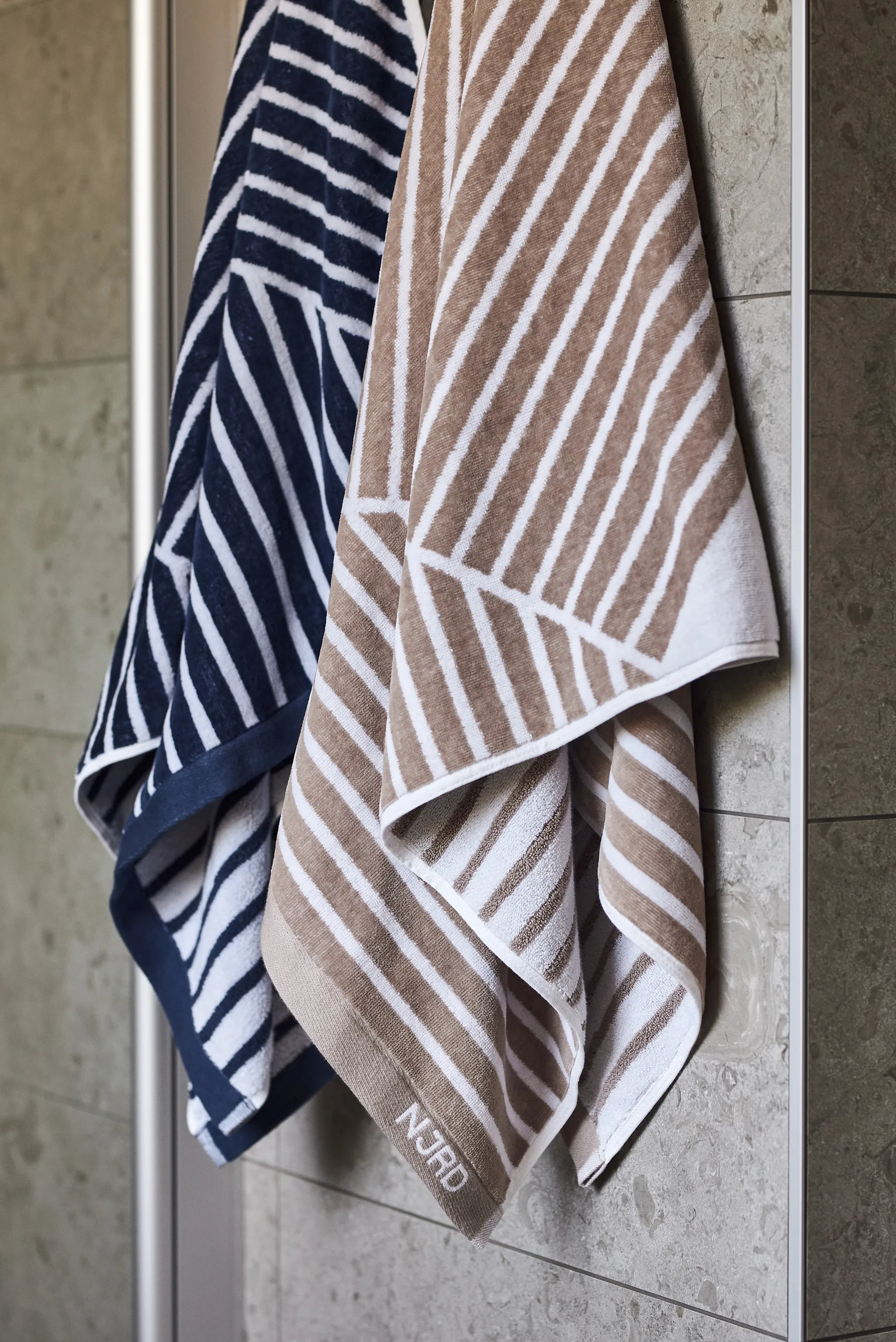 Telo da bagno Stripes 70x140 cm, Blu NJRD