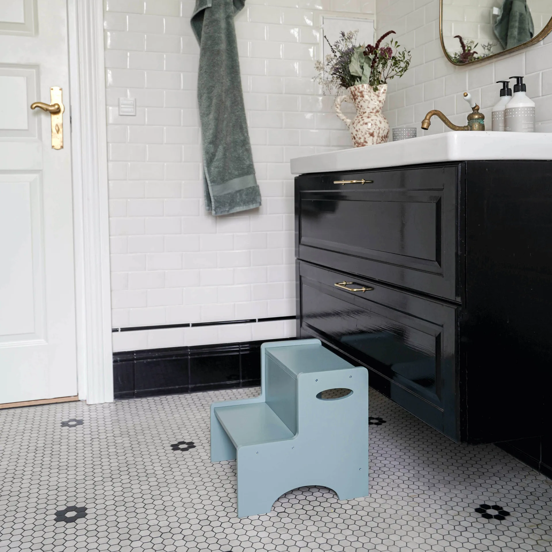 Sgabello per bambini Step Up, Verde oliva Nofred