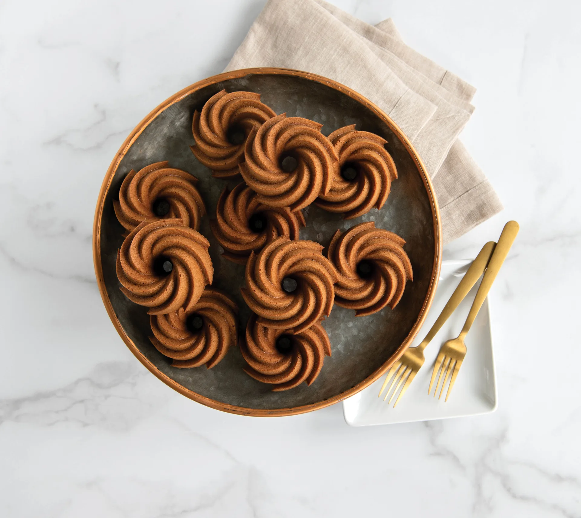 Stampo per ciambelline Nordic Ware Heritage dorato, 0,9 L Nordic Ware