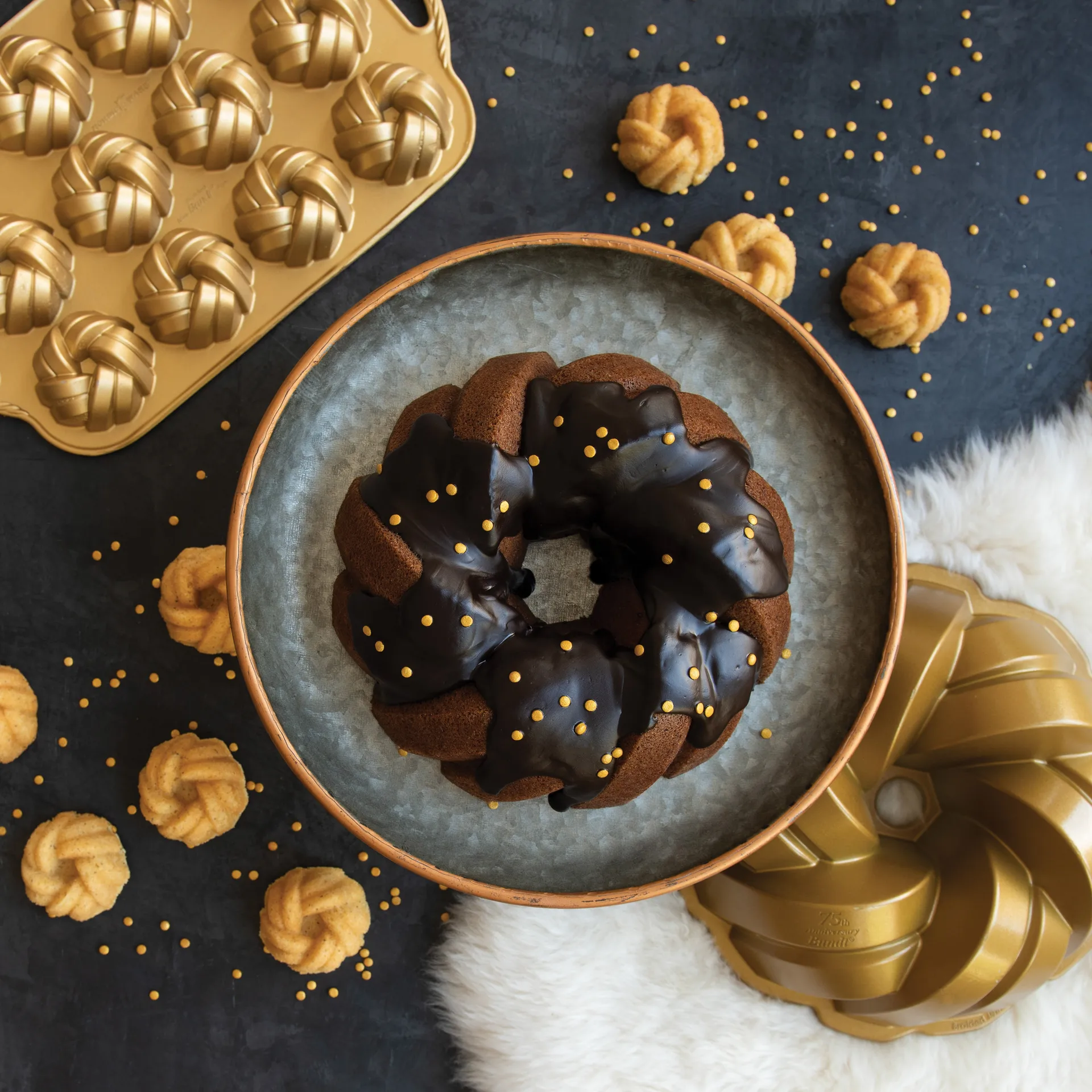 Teglia per ciambelle intrecciata per il 75° anniversario di Nordic Ware, 0,72 L mini Nordic Ware