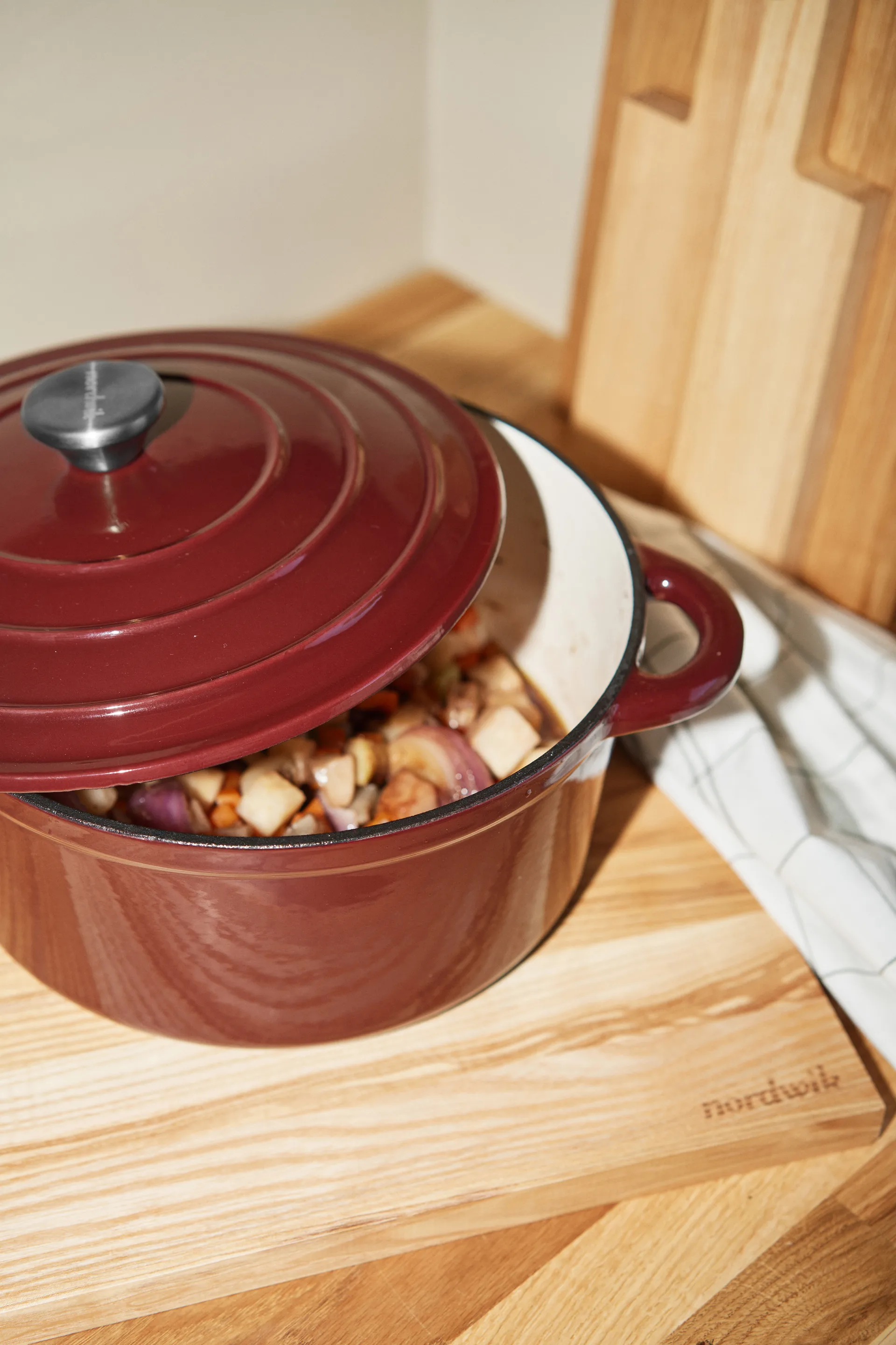 Pentola in ghisa tonda 5 l Nordwik, Borgogna Nordwik