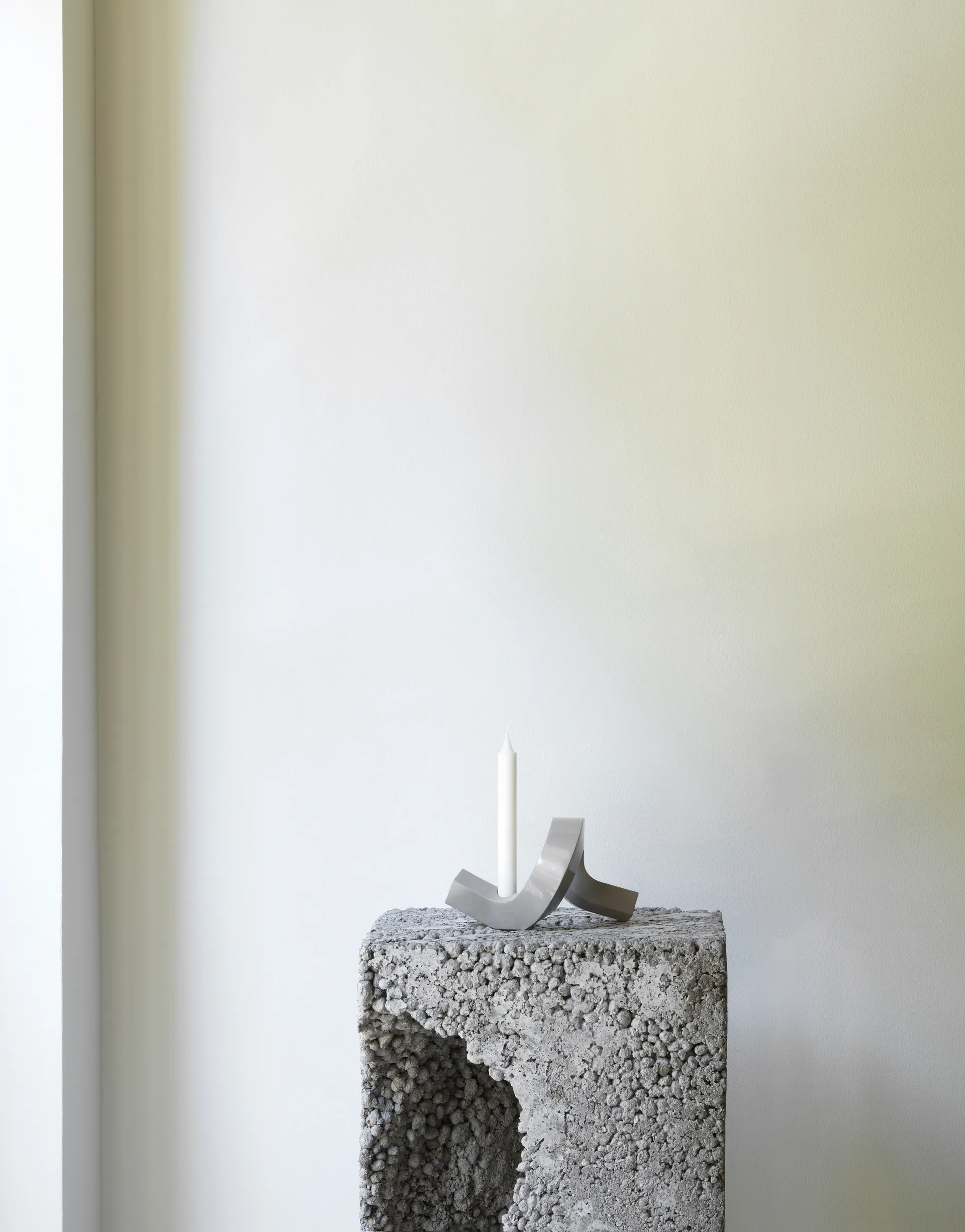Candelabro Crooked 1, Grigio caldo Normann Copenhagen