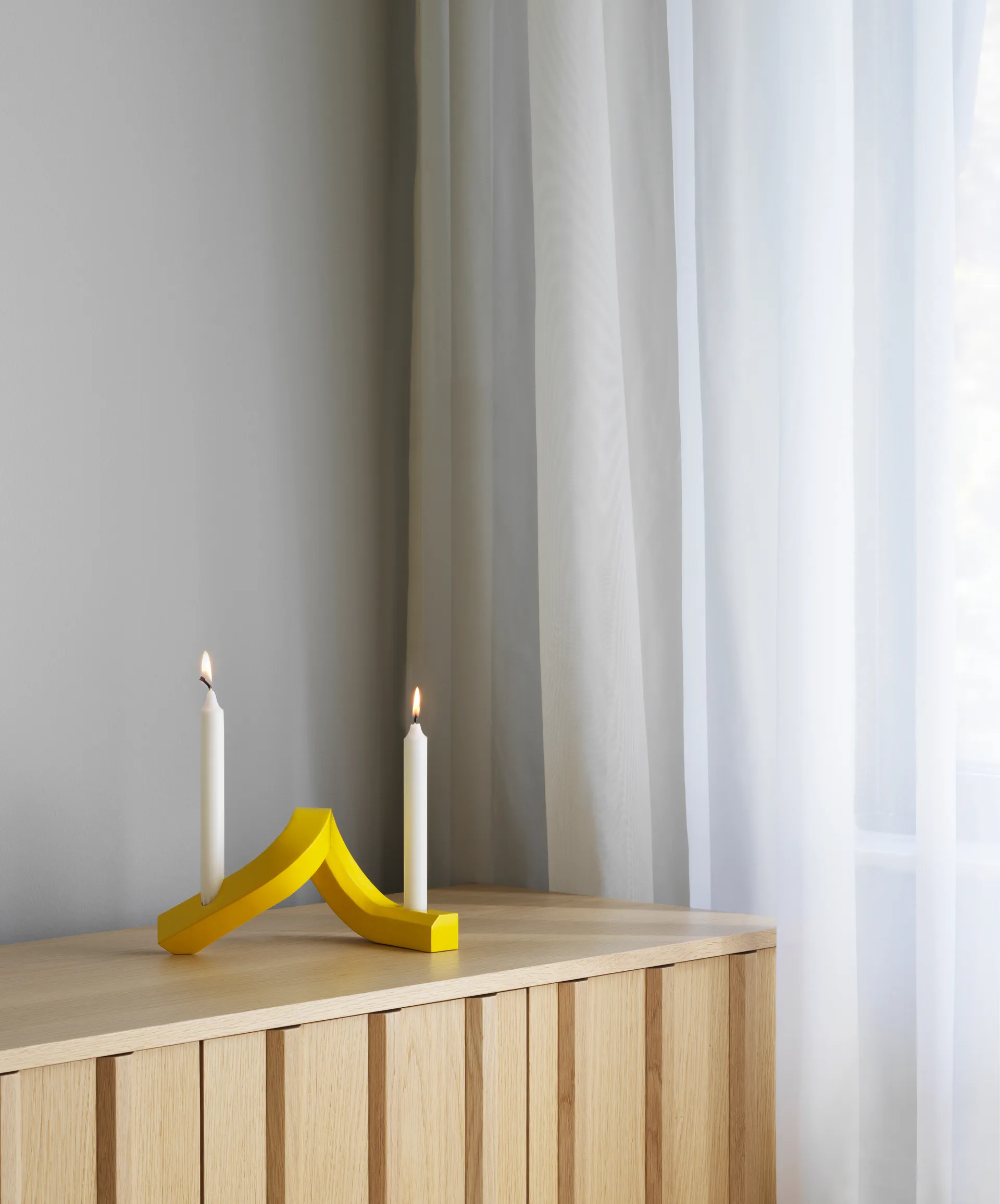 Candelabro Crooked 2, Giallo Normann Copenhagen