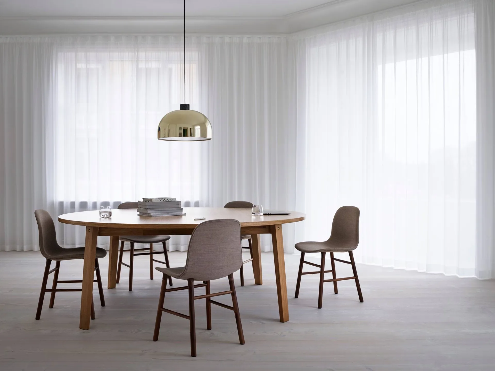 Lampada a sospensione Grant, Ottone, grande- acciaio, granito Normann Copenhagen