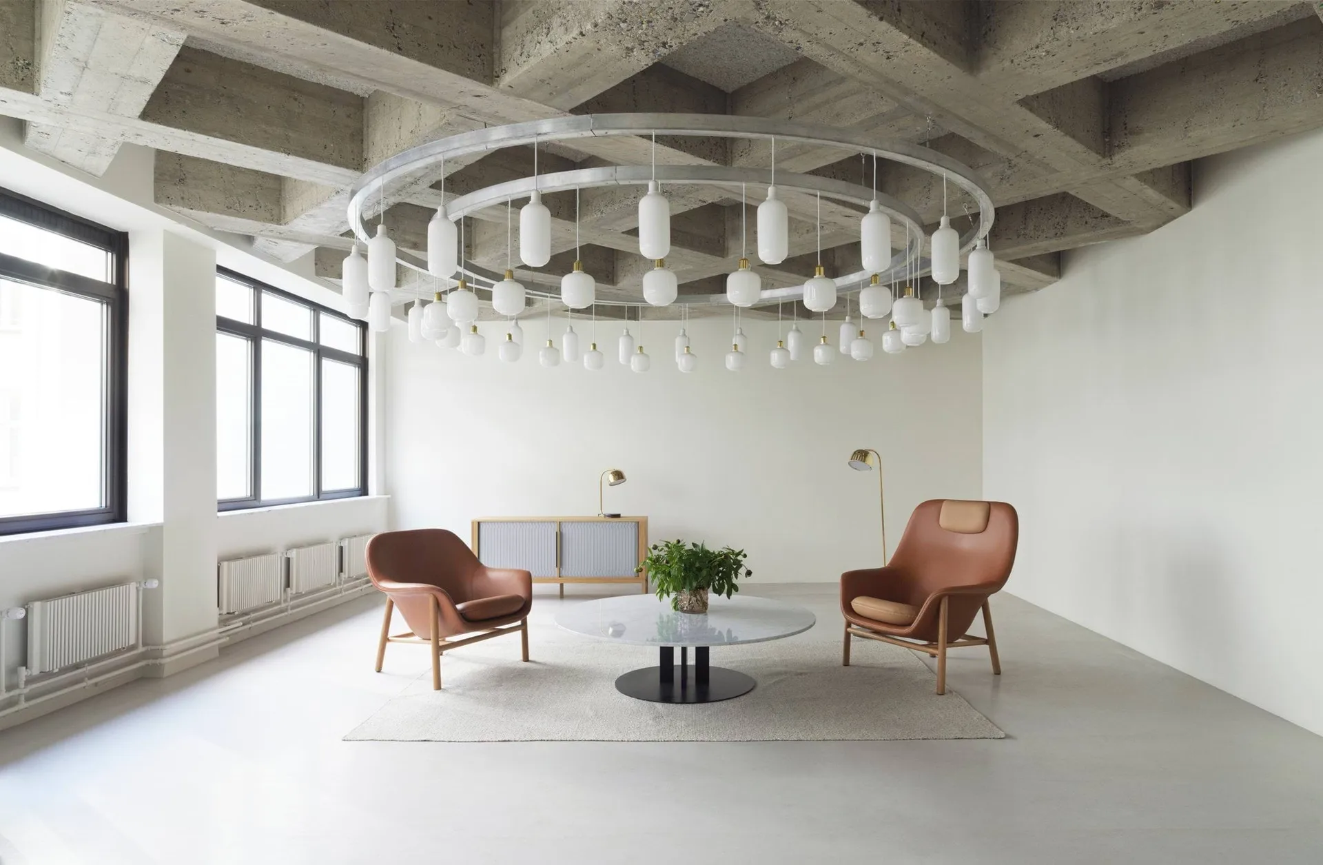 Lampada Amp grande, bianco Normann Copenhagen