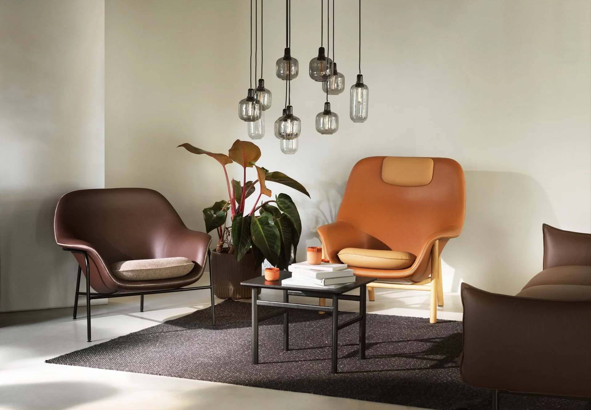 Lampada Amp piccola, grigio-nero Normann Copenhagen