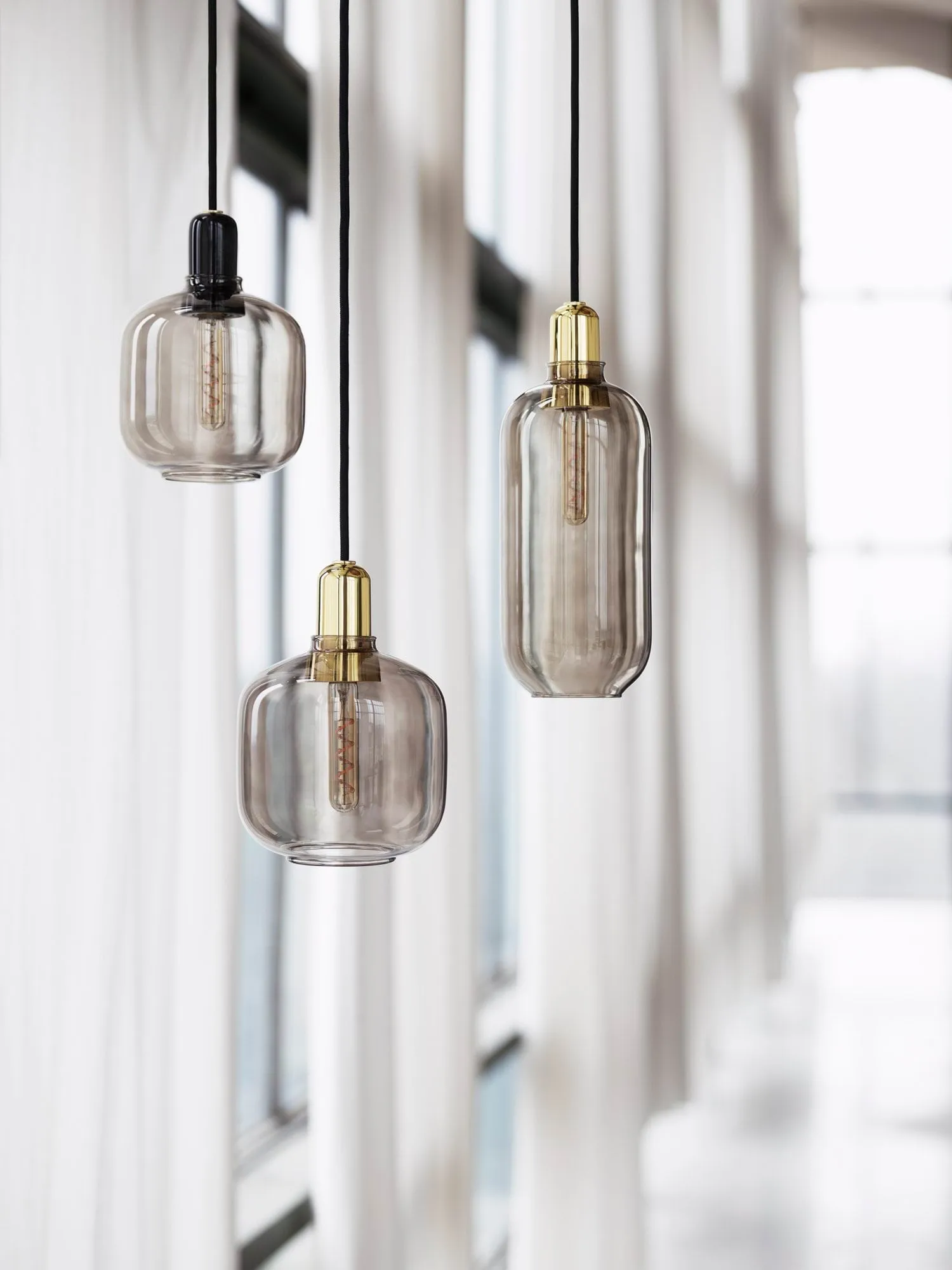 Lampada Amp piccola, grigio-nero Normann Copenhagen
