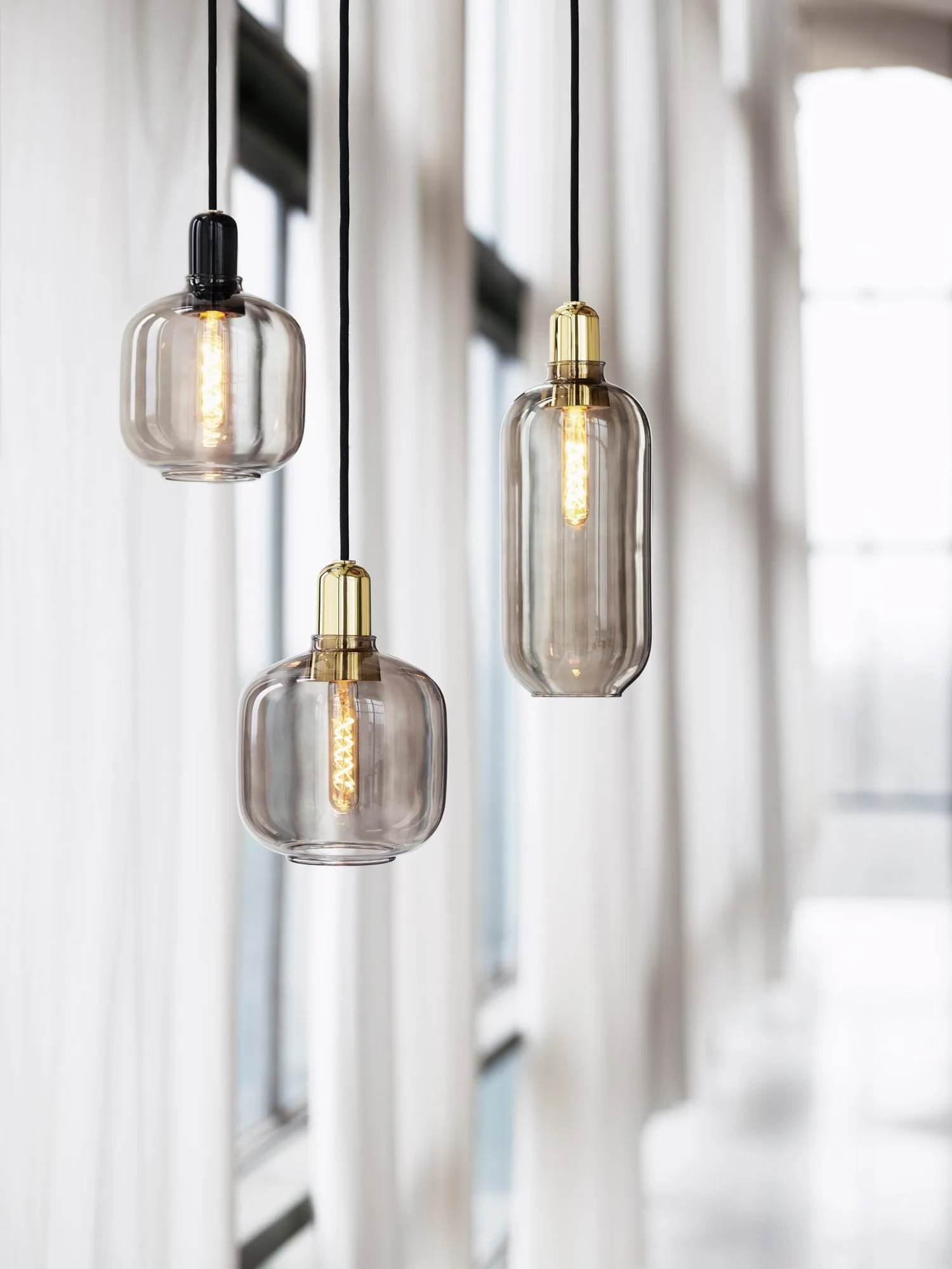 Lampada Amp piccola, Smoke-ottone Normann Copenhagen
