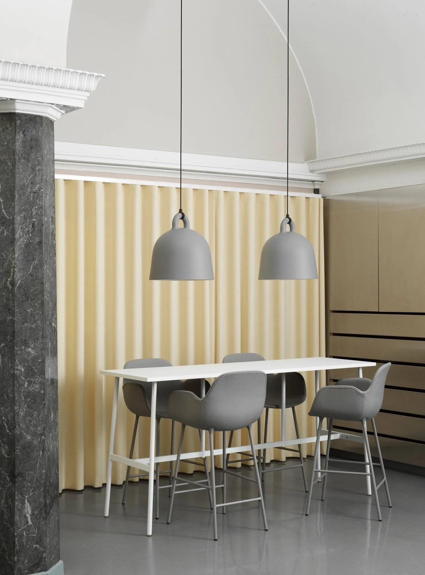 Lampada Bell grigia, medio Normann Copenhagen