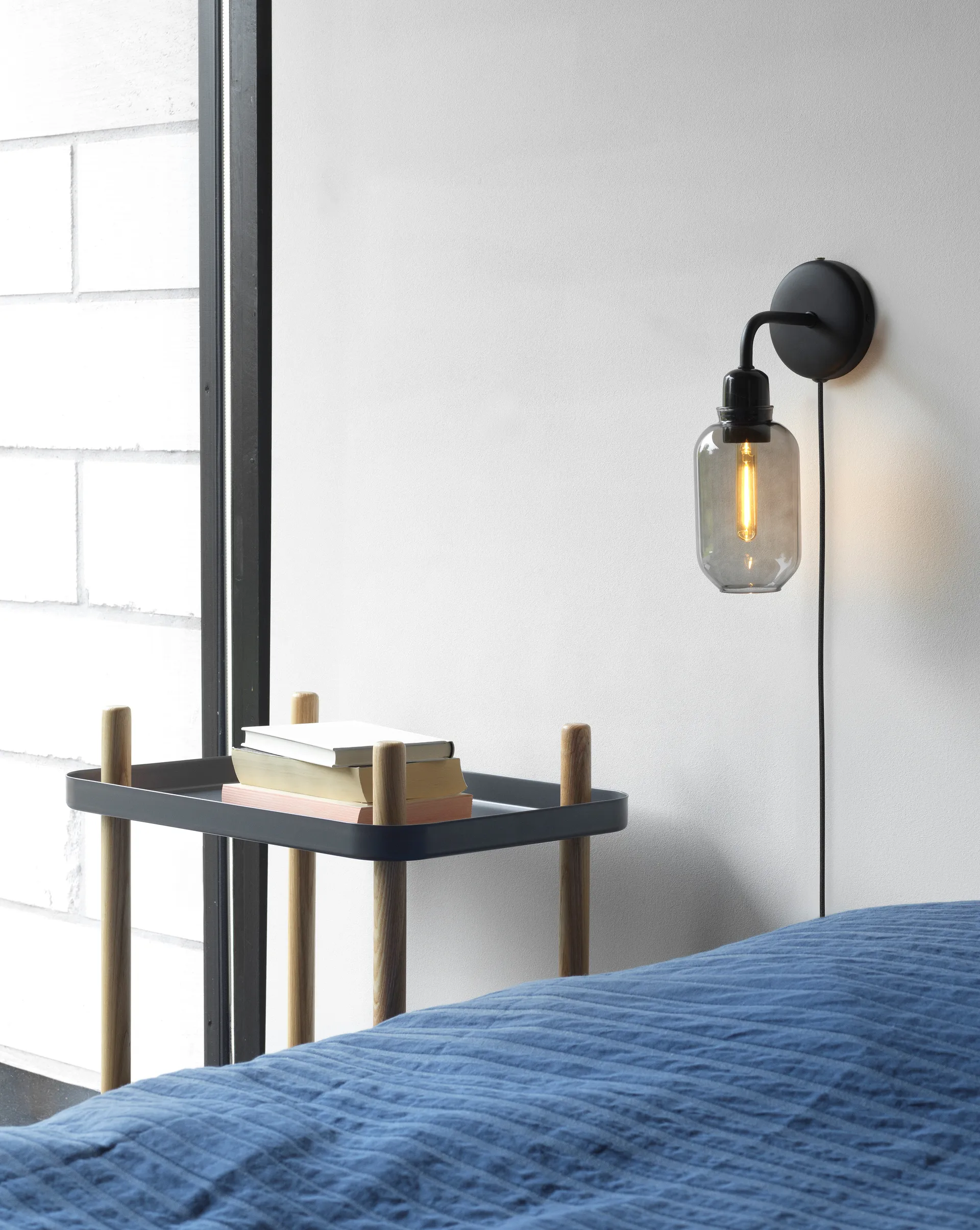 Lampada da parete Amp, smoke-clear Normann Copenhagen