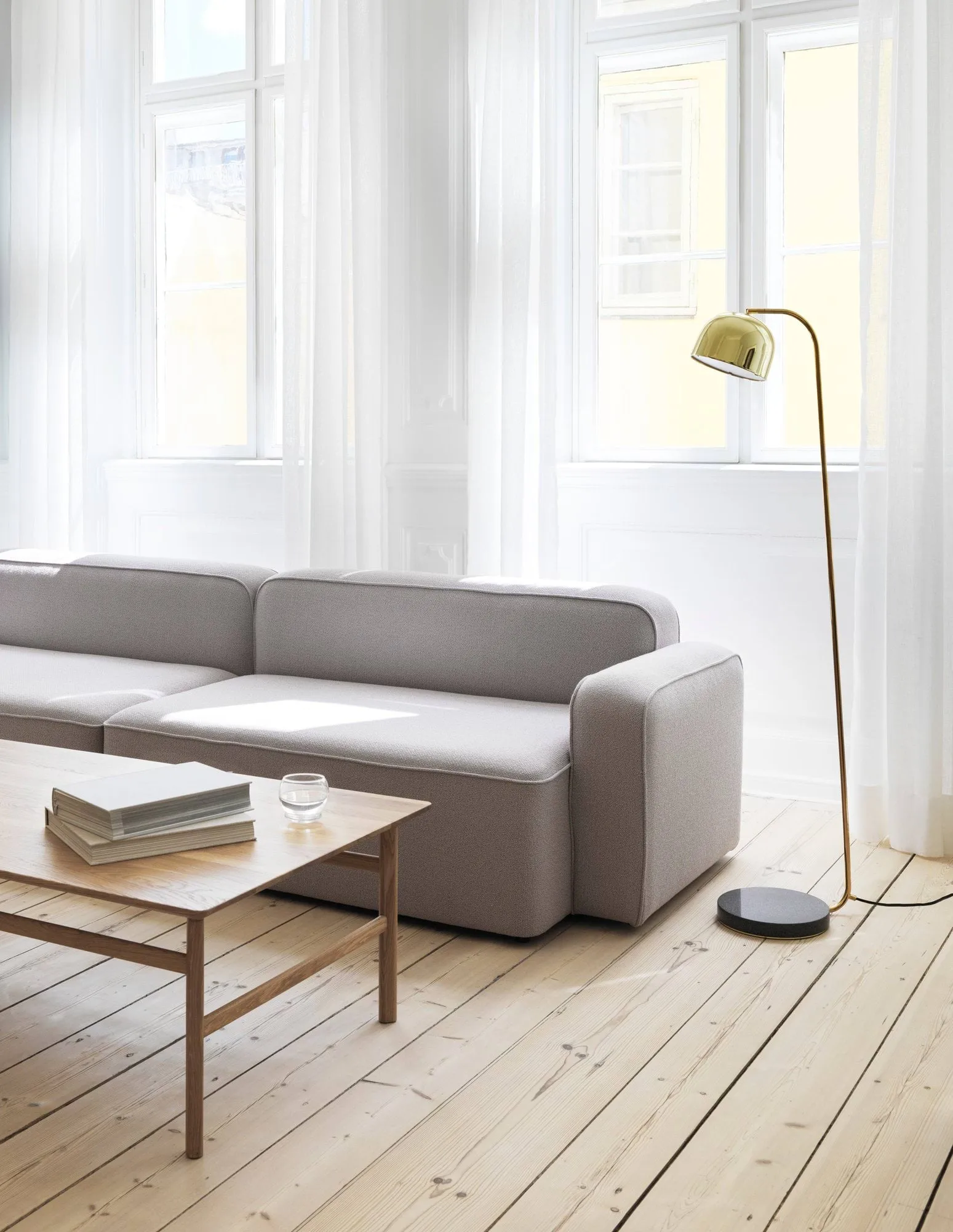 Lampada da pavimento Grant, ottone Normann Copenhagen